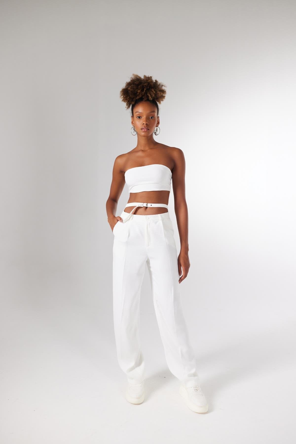 Straight Kesim Kemer Detaylı Kumaş Wesley Pantolon Beyaz