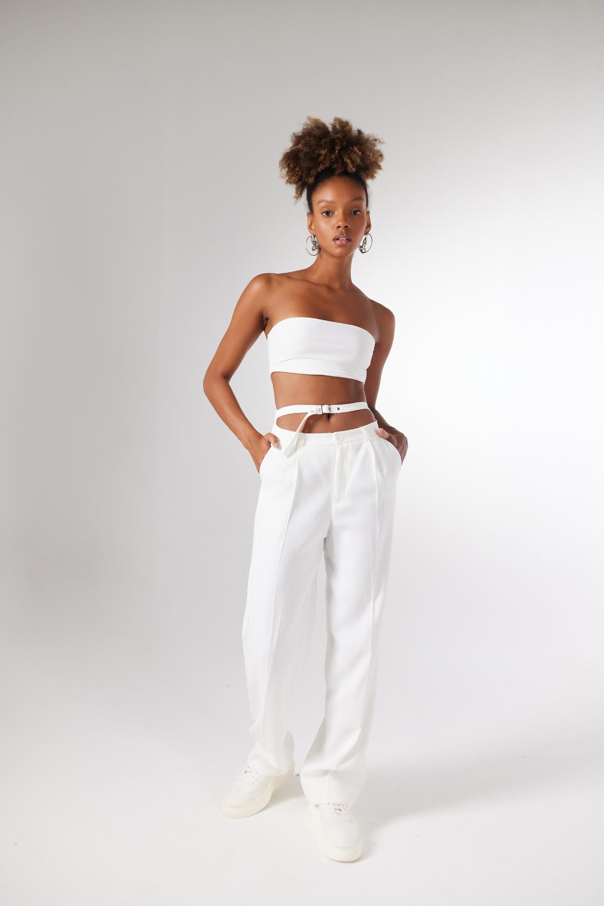 Straight Kesim Kemer Detaylı Kumaş Wesley Pantolon Beyaz