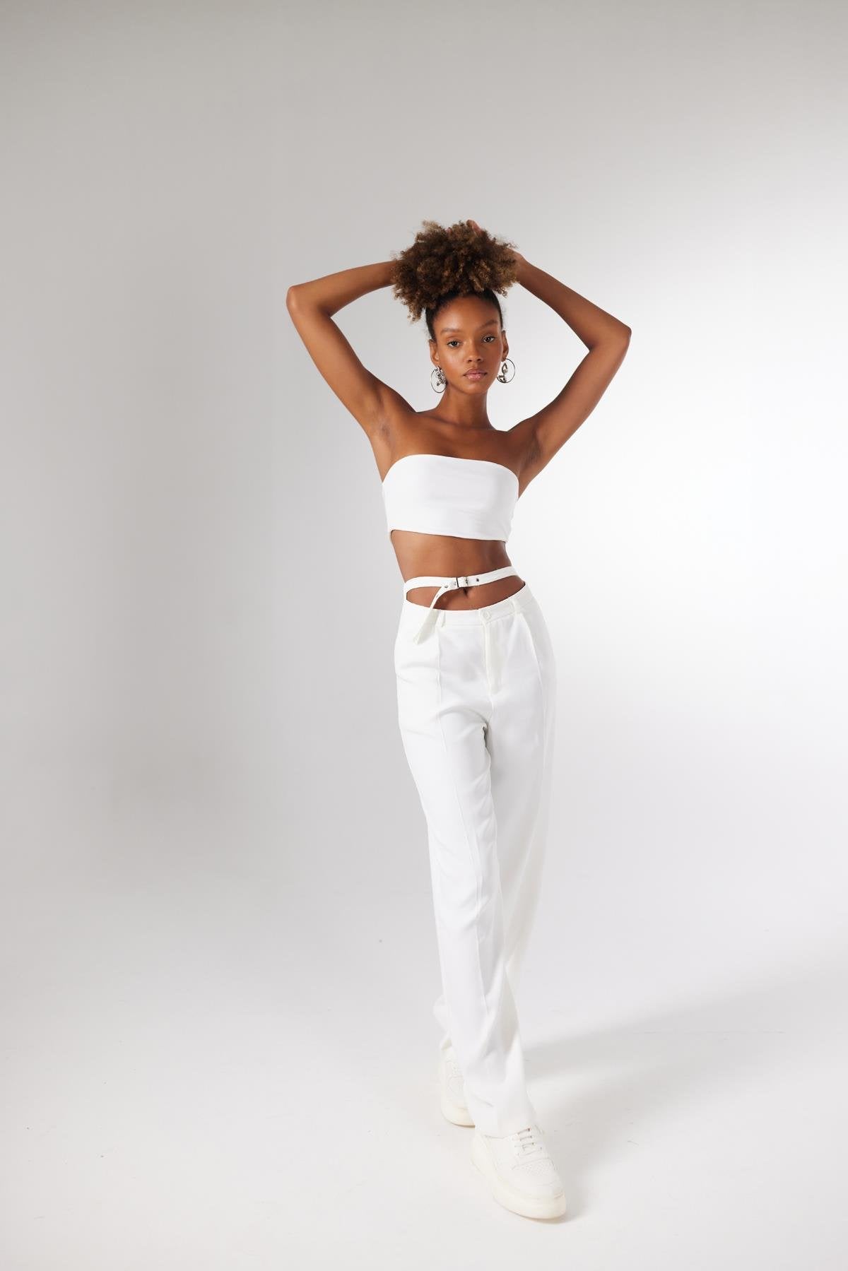 Straight Kesim Kemer Detaylı Kumaş Wesley Pantolon Beyaz