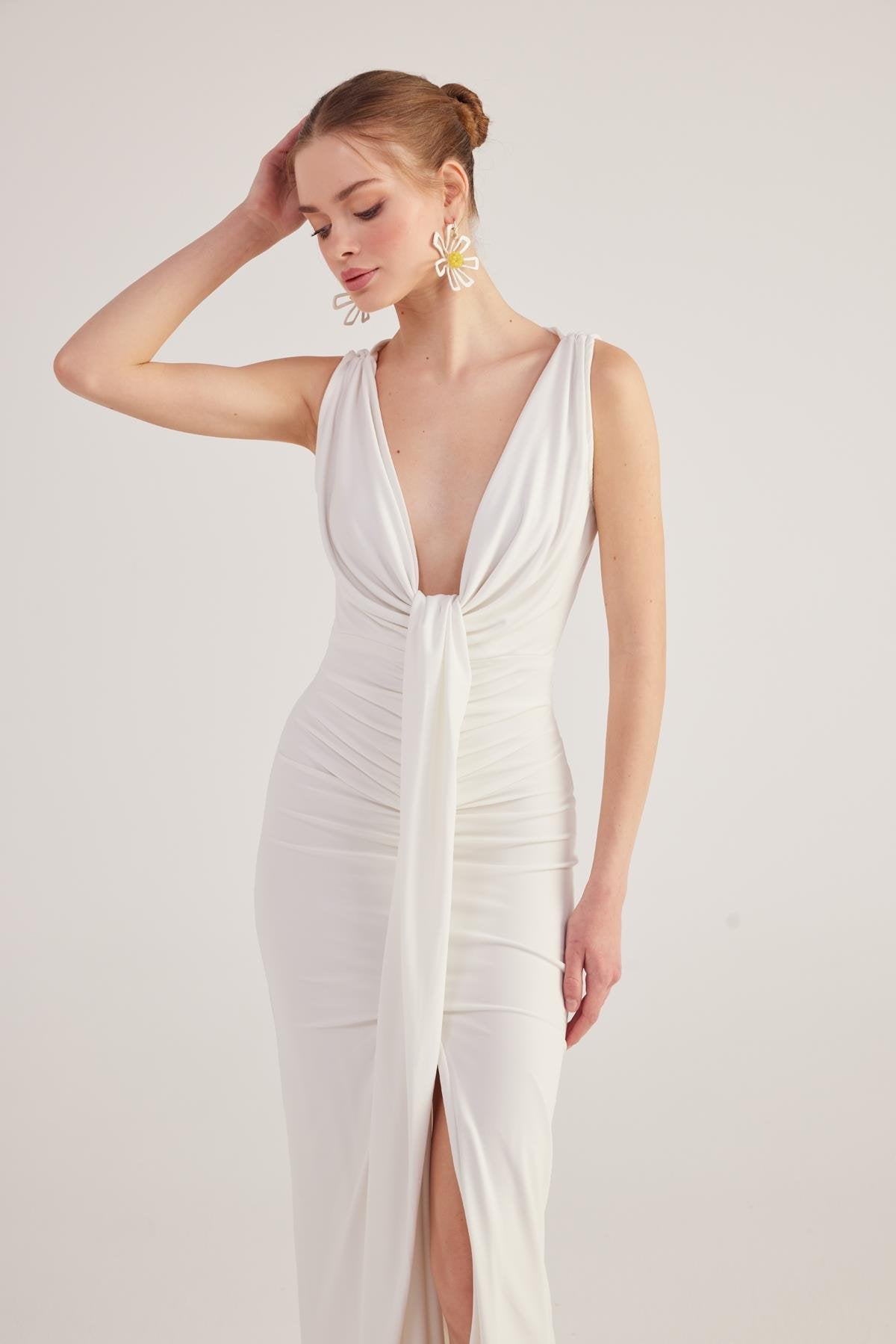 V Yaka Yırtmaçlı Astarlı Uzun Kate Elbise Beyaz