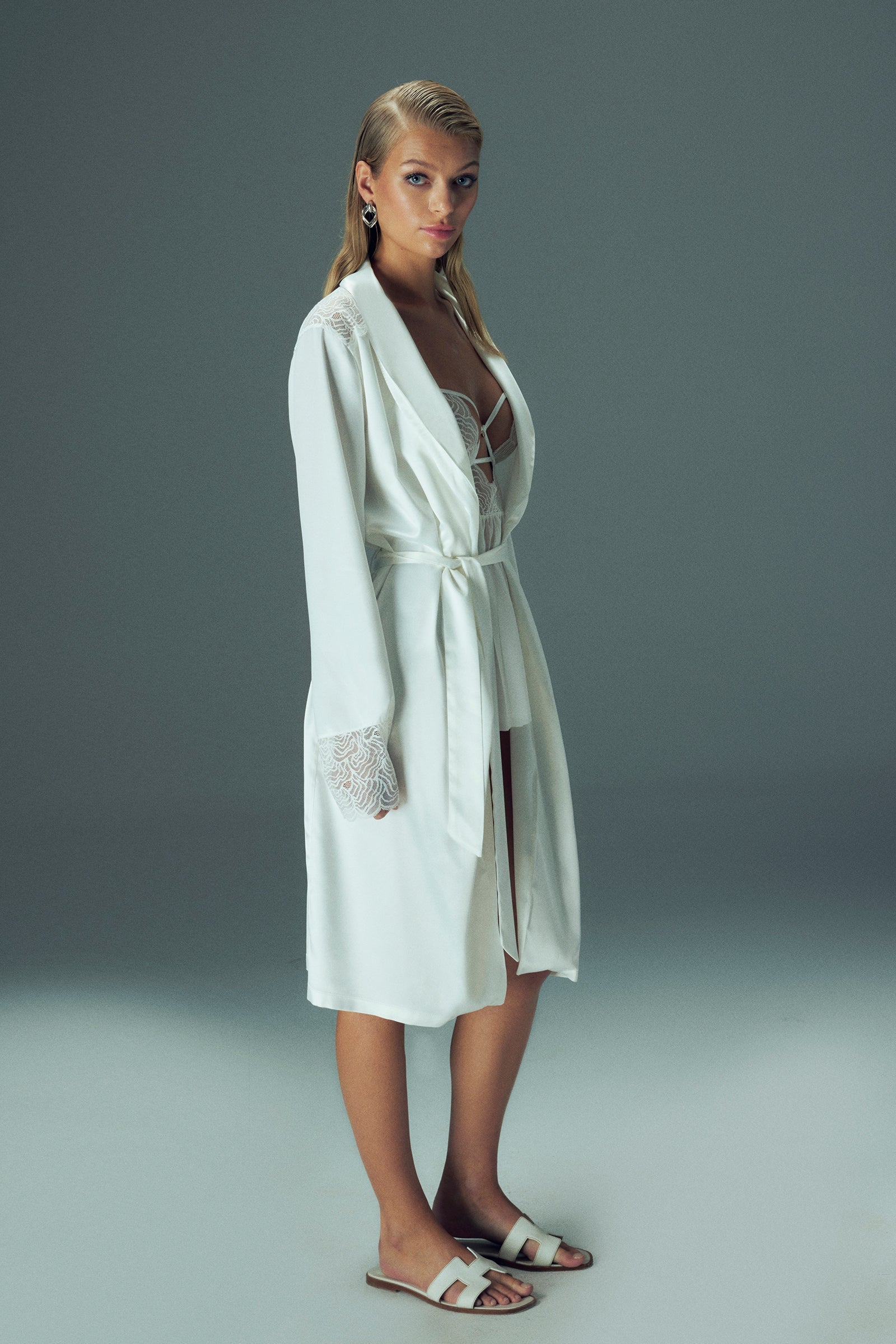 House Of Silk-Béatrice Saten Sabahlık Beyaz-Sabahlık-3-Milagron.com