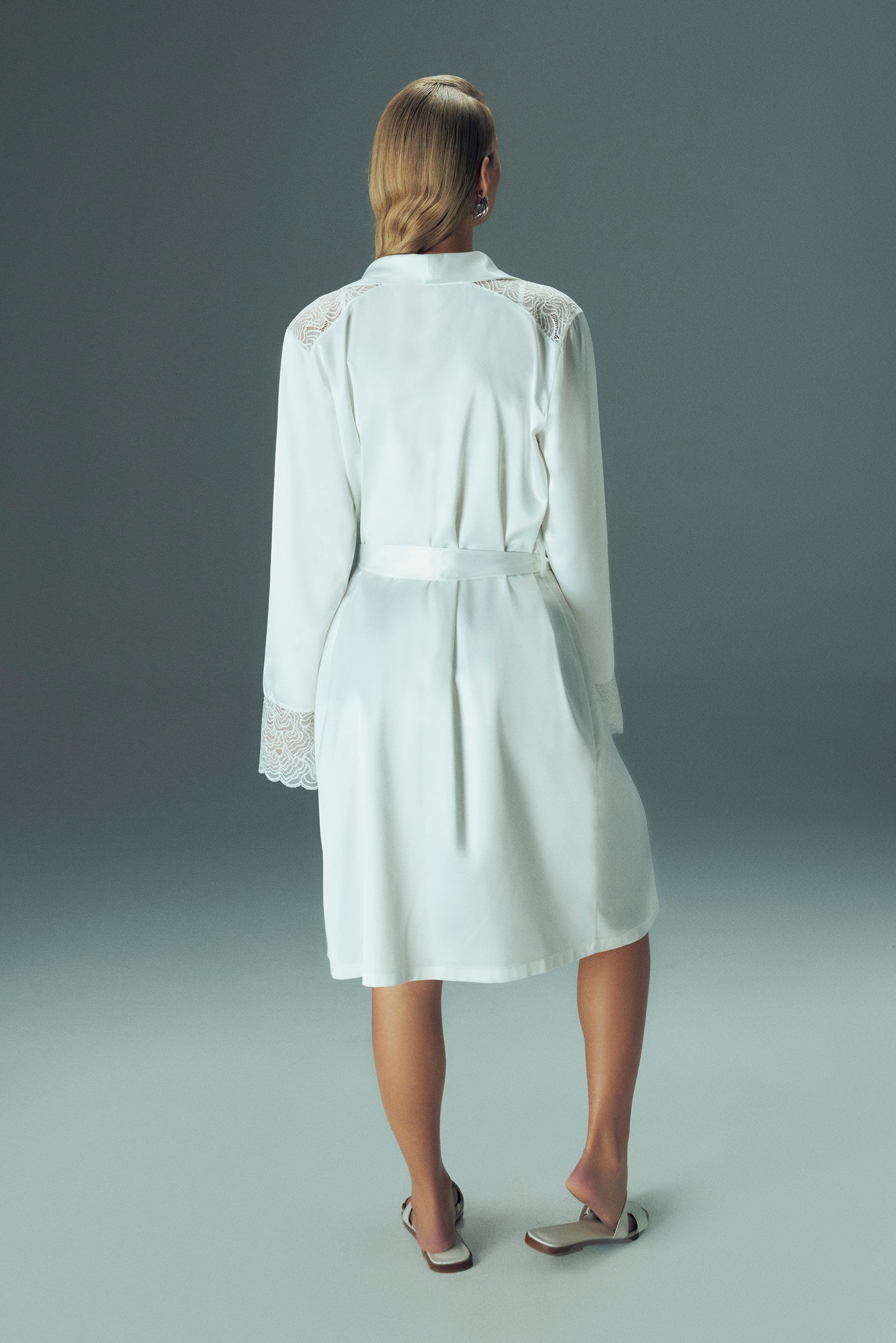 House Of Silk-Béatrice Saten Sabahlık Beyaz-Sabahlık-5-Milagron.com