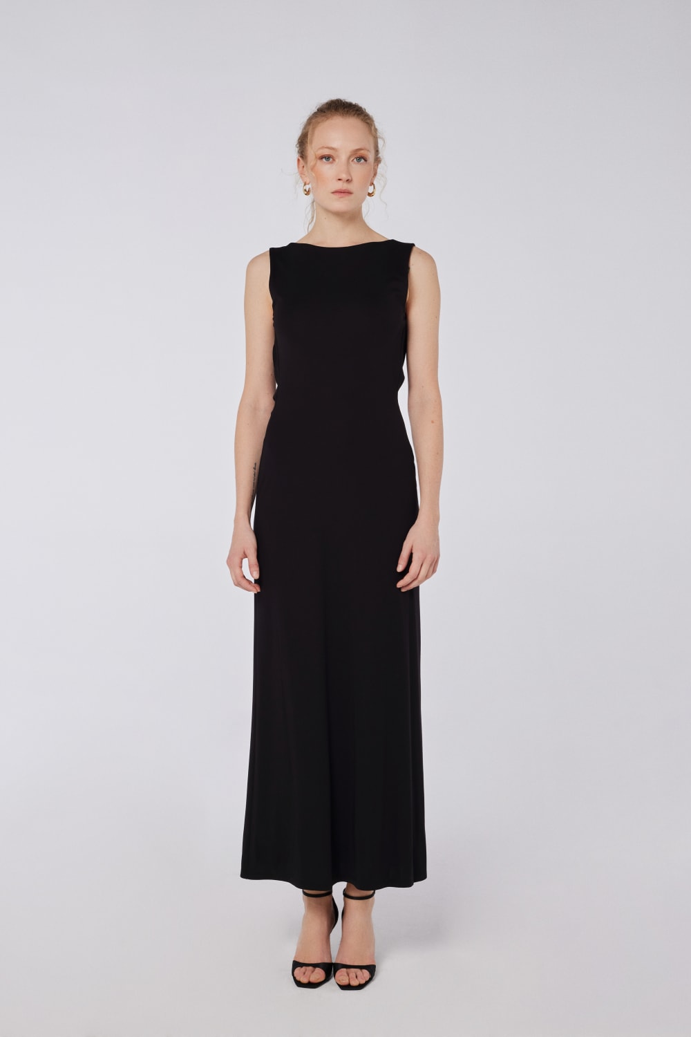 House of IKA-Bağcık Detaylı Sırtı Açık Maxi Elbise-Elbise-1-Milagron.com