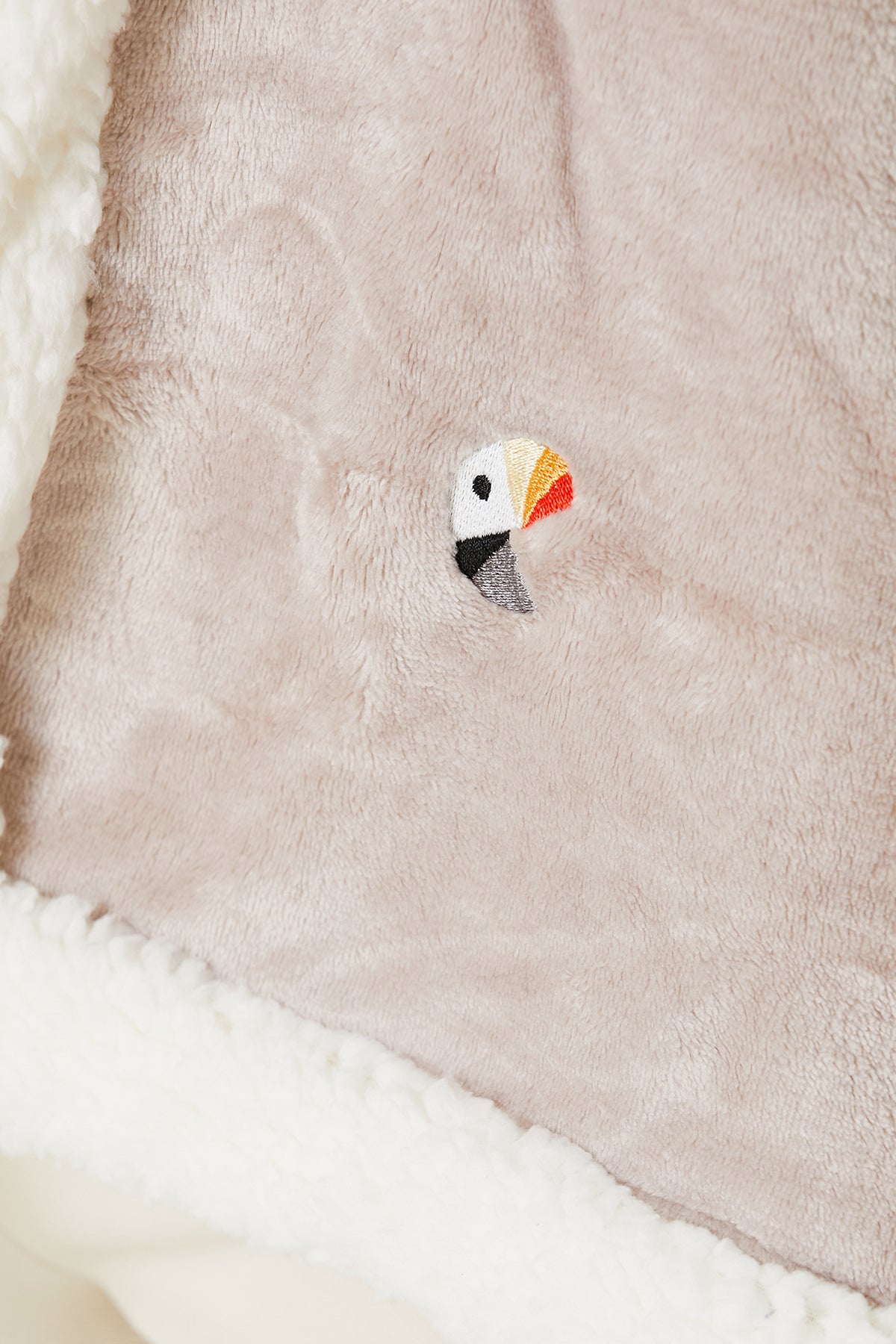 Irya-Es Parla Karmen Giyilebilir Battaniye Bej-Giyilebilir Battaniye-4-Milagron.com