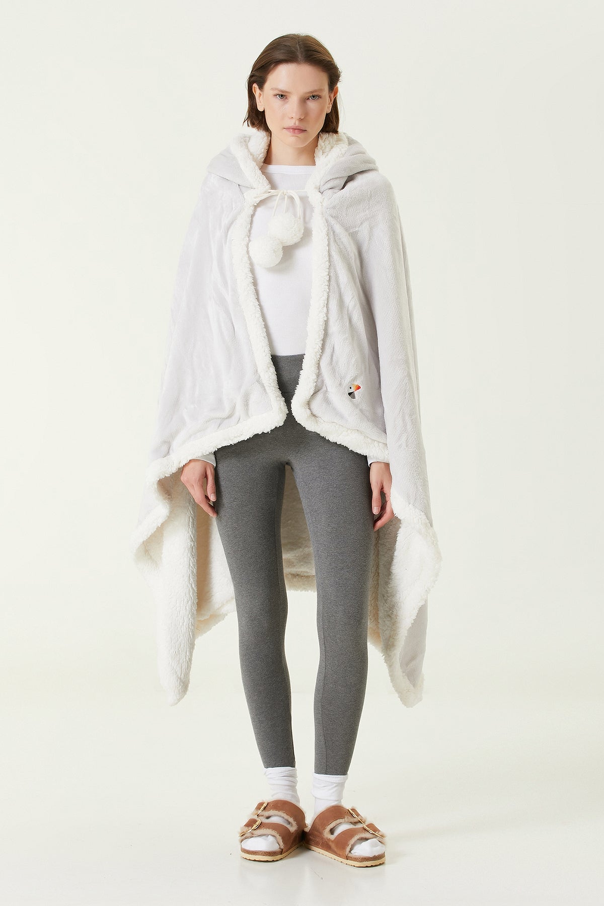 Irya-Es Parla Karmen Giyilebilir Battaniye Gri-Giyilebilir Battaniye-1-Milagron.com