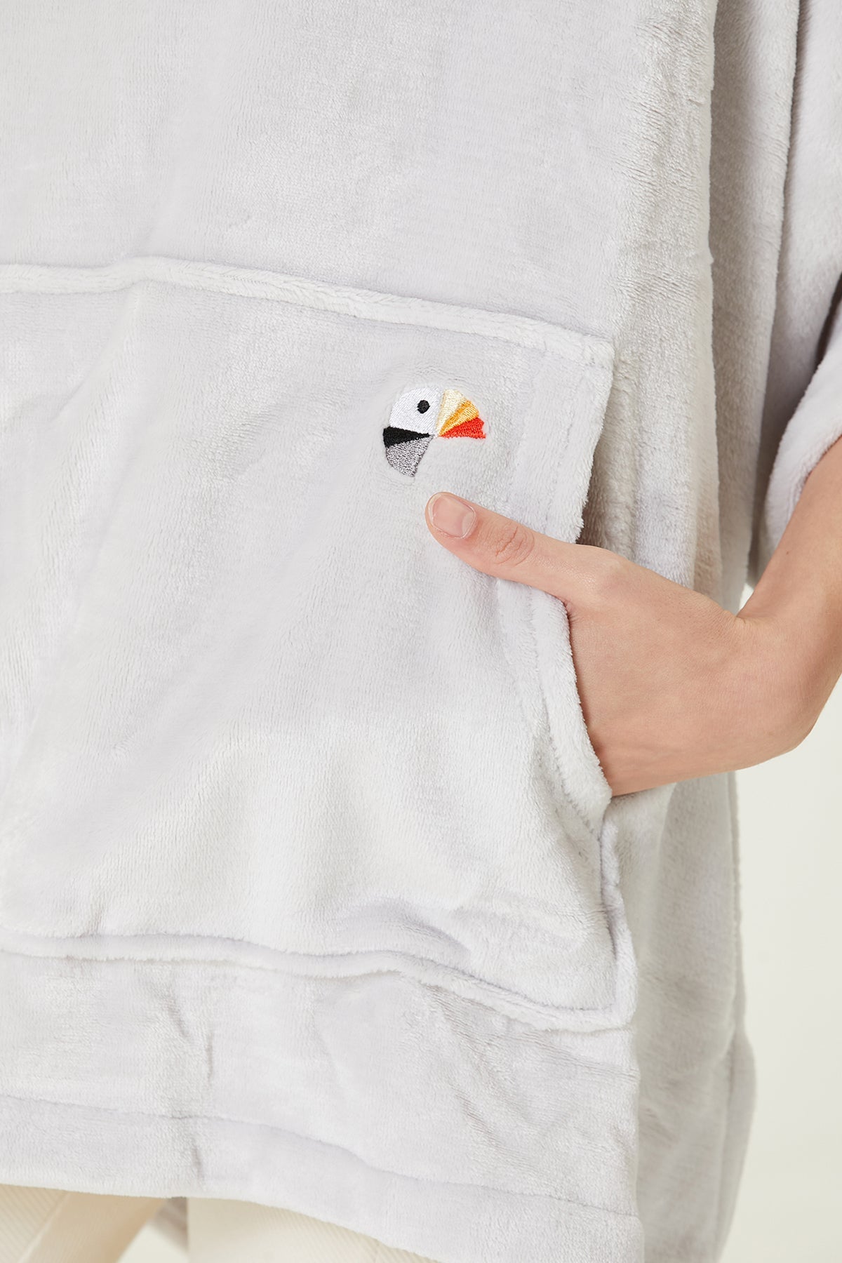 Irya-Es Parla Ruby Panço Gri-Giyilebilir Battaniye-4-Milagron.com