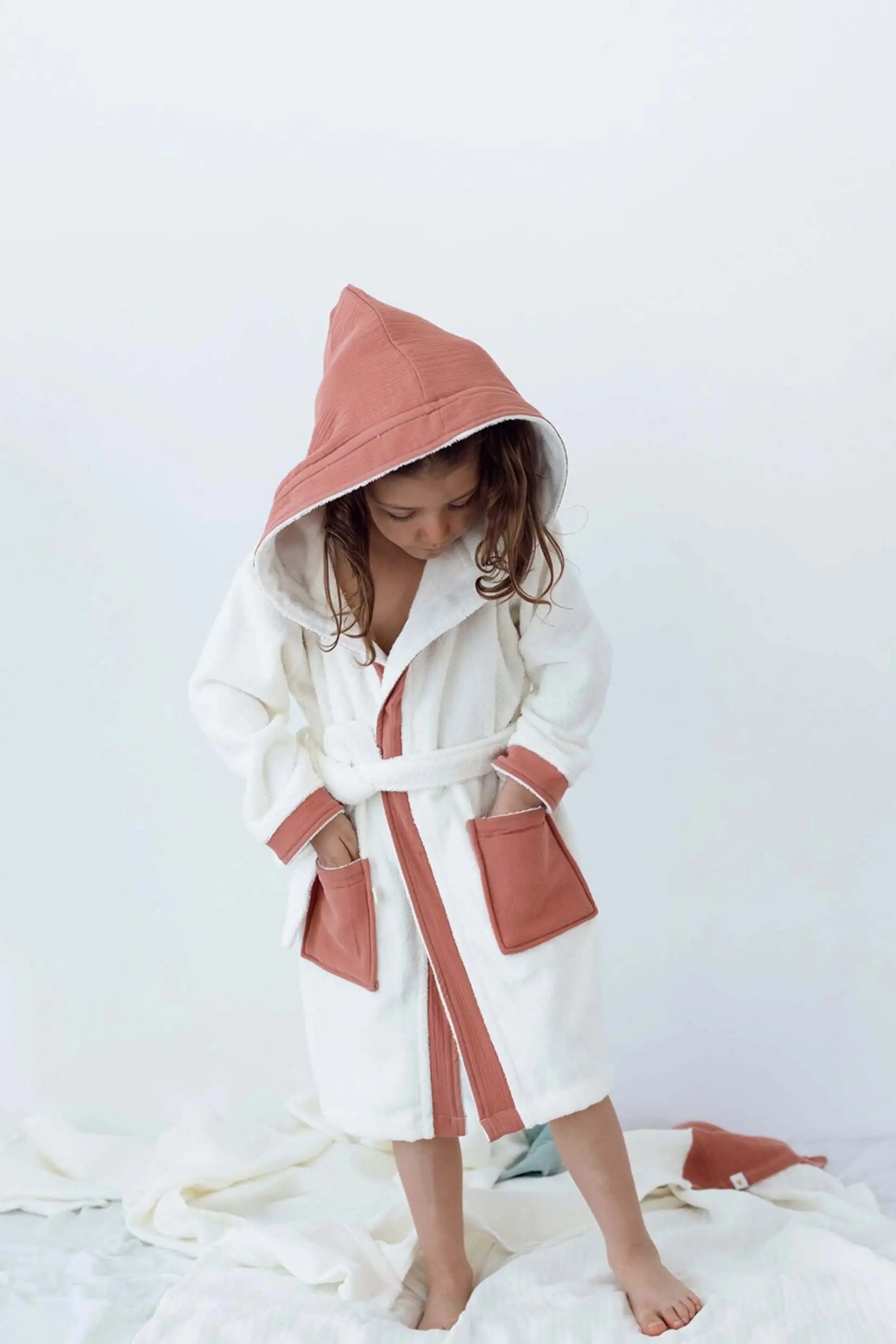 İRYA-Joy Of Colors Organik Pamuk Müslin Detaylı Çocuk Bornoz Kiremit-Bornoz-1-Milagron.com