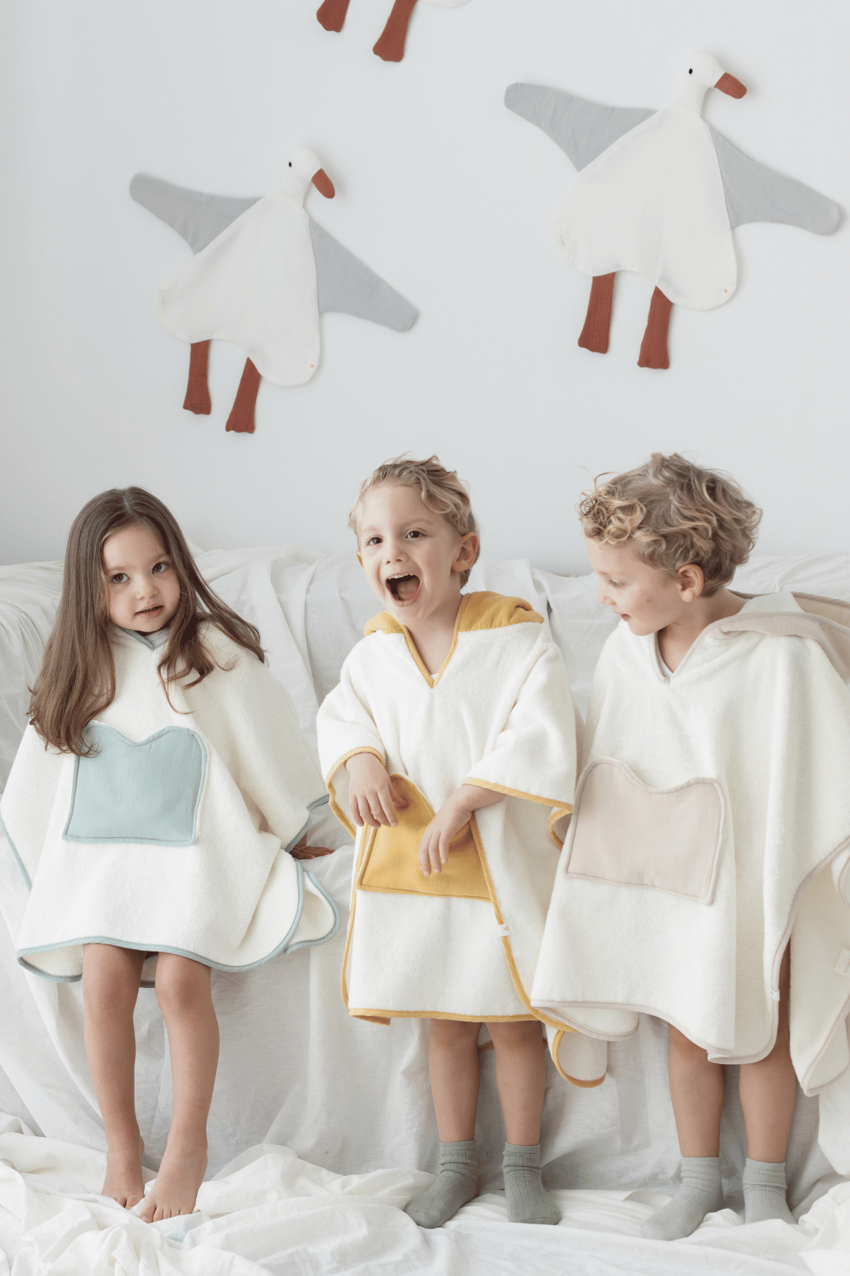 Irya-Joy Of Colors Organik Pamuk Müslin Detaylı çocuk Panço Bej-Çocuk Pançosu-6-Milagron.com