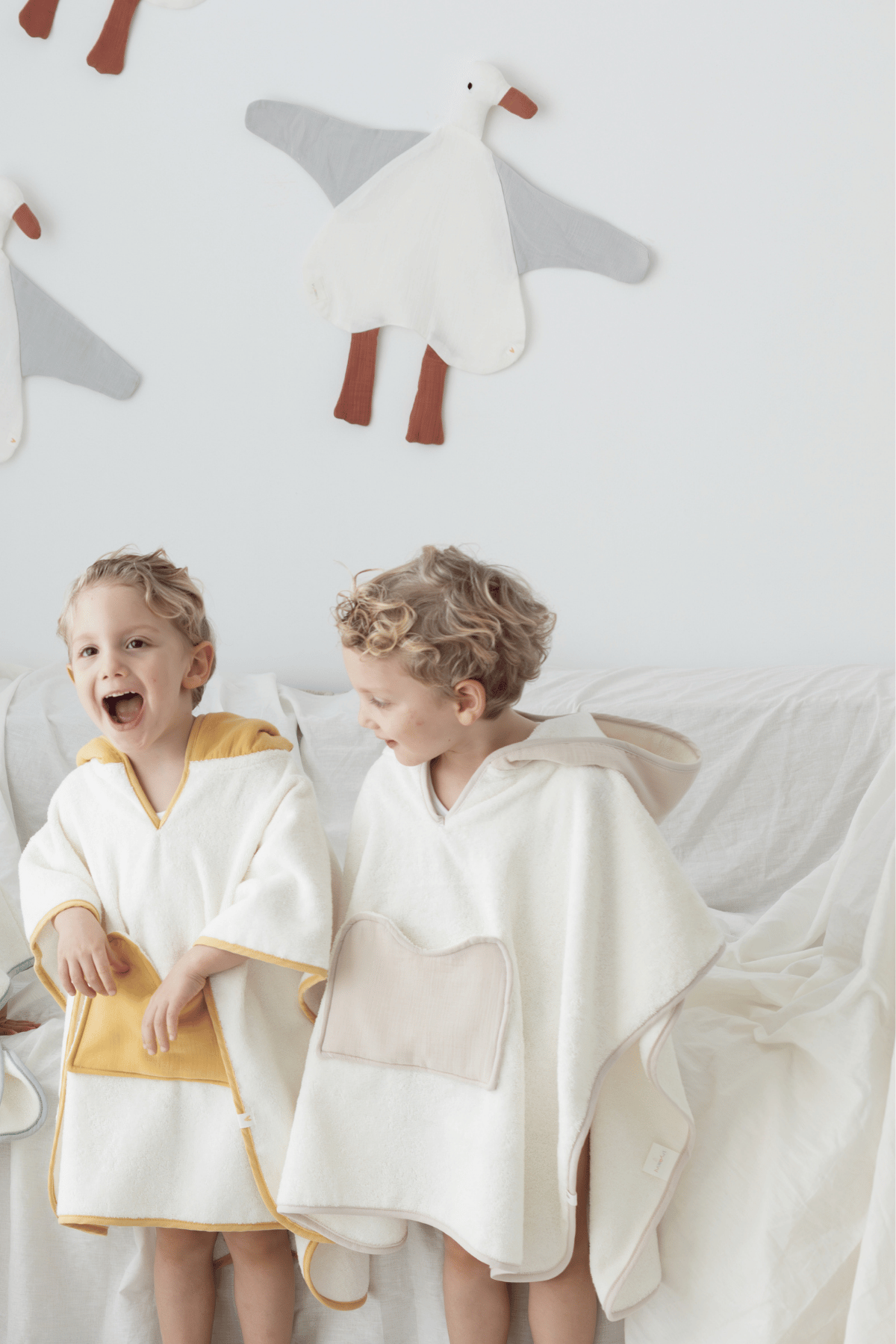 Irya-Joy Of Colors Organik Pamuk Müslin Detaylı çocuk Panço Bej-Çocuk Pançosu-8-Milagron.com