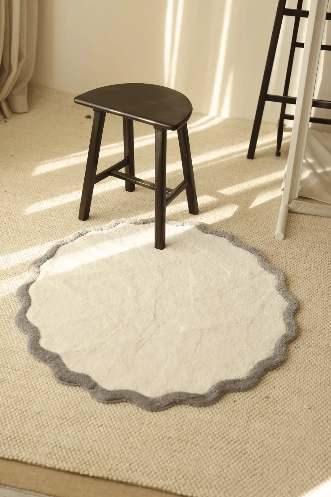 İRYA-Scallop Yuvarlak Banyo Paspası Bambu 90X90 Gri-Paspas-6-Milagron.com