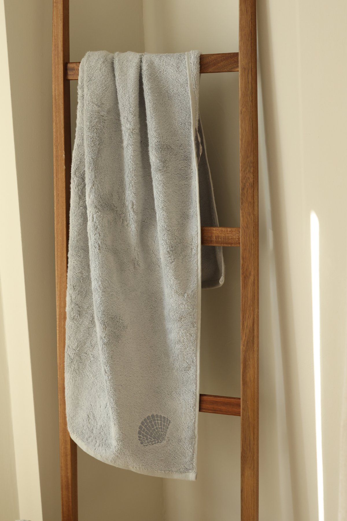 İRYA-Sedef Bambu Nakışlı Banyo Havlusu 70X140 Cm Gri-Havlu & Havlu Setleri-2-Milagron.com