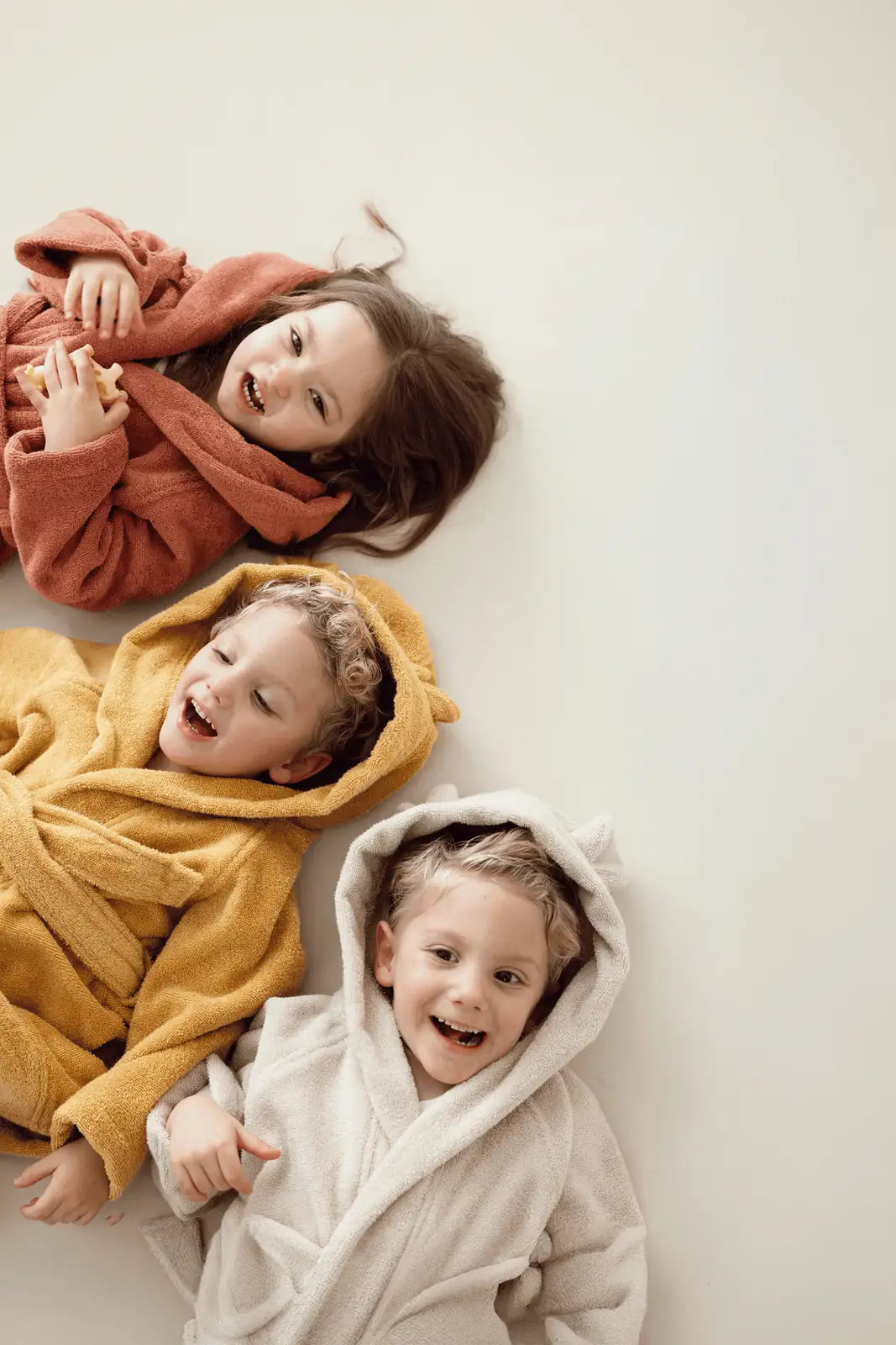 İRYA-Tiny Bear Organik Pamuk Çocuk Bornoz Hardal-Bornoz-5-Milagron.com