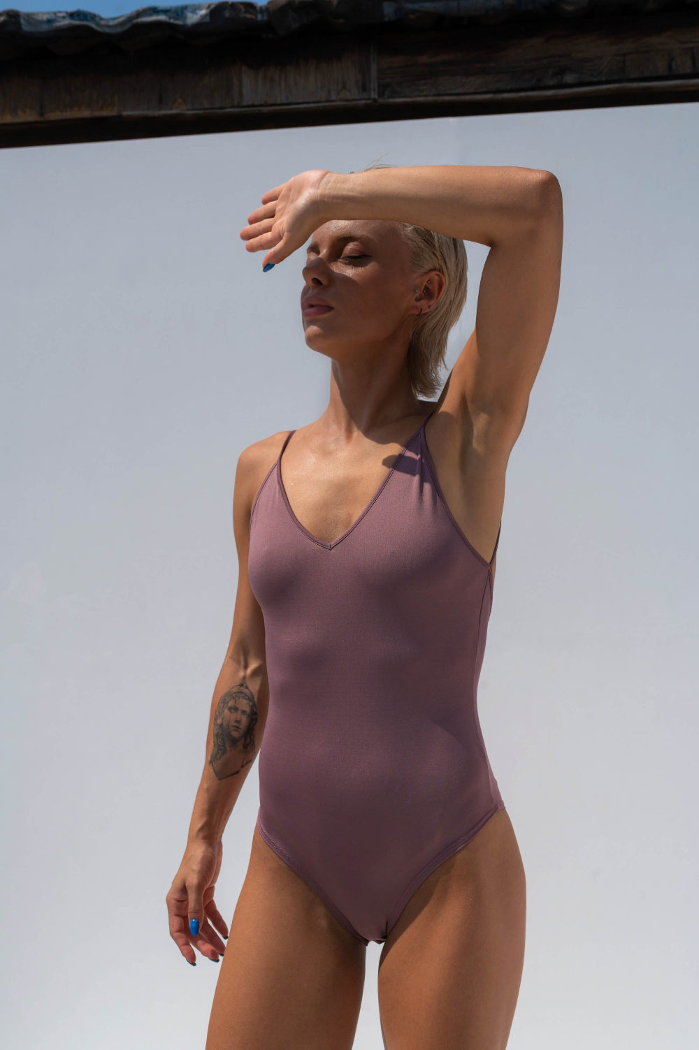 Iamlovein-Rosy' Spider Bodysuit-Bodysuit-1-Milagron.com