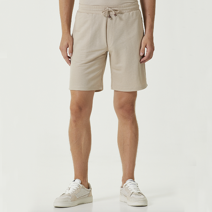 Iggy Morris-Leo-Şort-1-Milagron.com