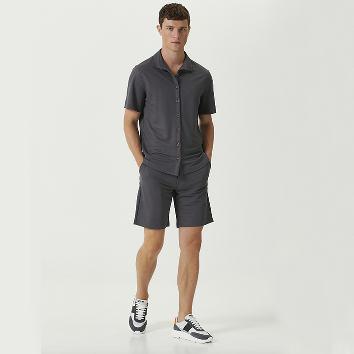 Iggy Morris-Leo-Şort-3-Milagron.com