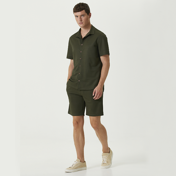 Iggy Morris-Leo-Şort-3-Milagron.com