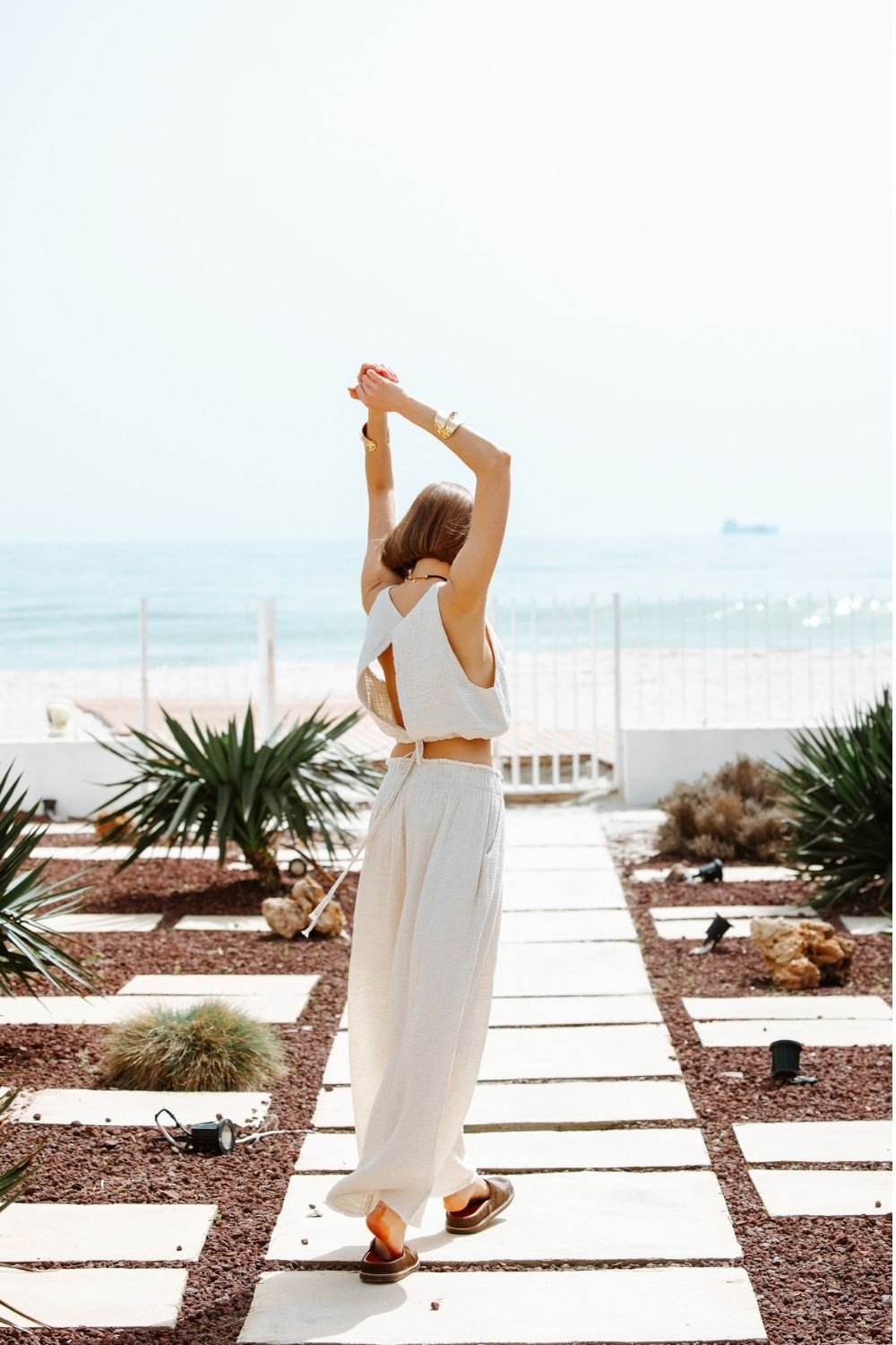 İkikız-Crinkle Linen Kolsuz Crop Top-Top-1-Milagron.com