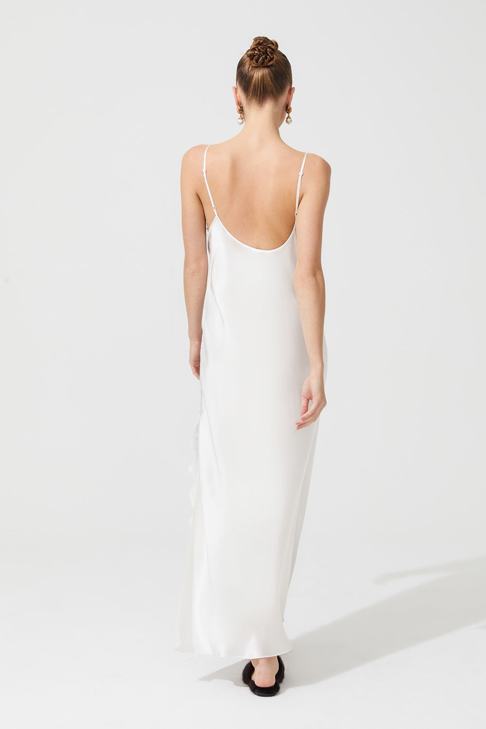 İpek Kıramer-Diamond Silk Long Chemise Ecru-Gecelik-2-Milagron.com