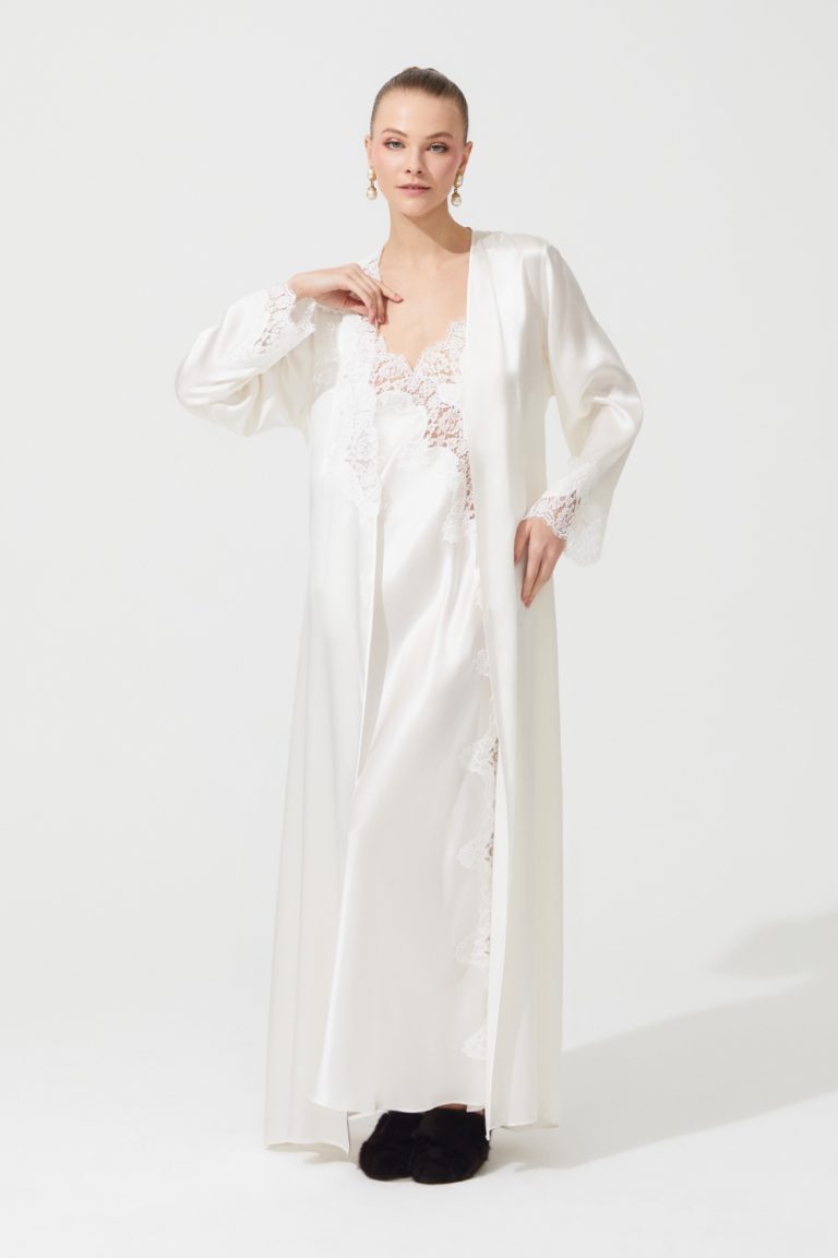 İpek Kıramer-Diamond Silk Long Robe Ecru-Sabahlık-1-Milagron.com