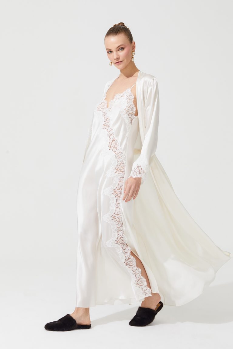 İpek Kıramer-Diamond Silk Long Robe Ecru-Sabahlık-2-Milagron.com