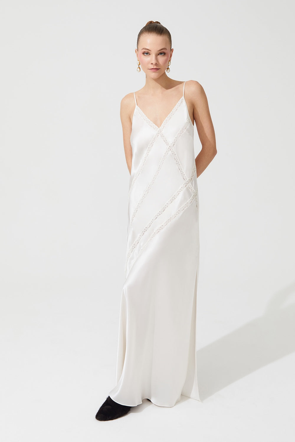 İpek Kıramer-Joy B Silk Long Chemise Ecru-Gecelik-2-Milagron.com