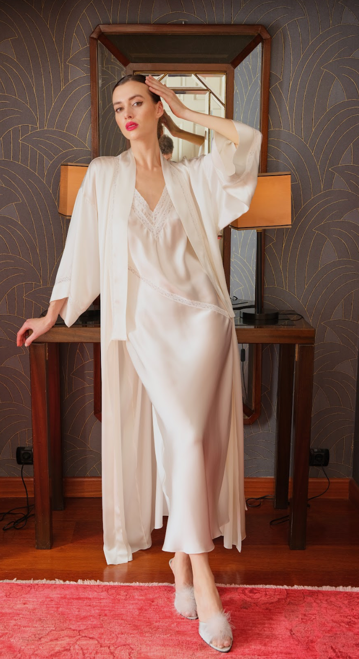 İpek Kıramer-Joy Silk Long Robe Ecru-Sabahlık-1-Milagron.com
