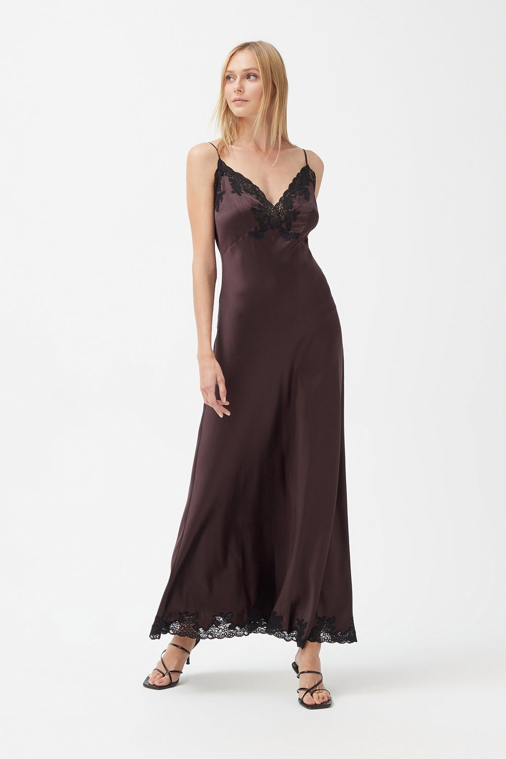 İpek Kıramer-Queen Silk Chemise Brown-Gecelik-2-Milagron.com
