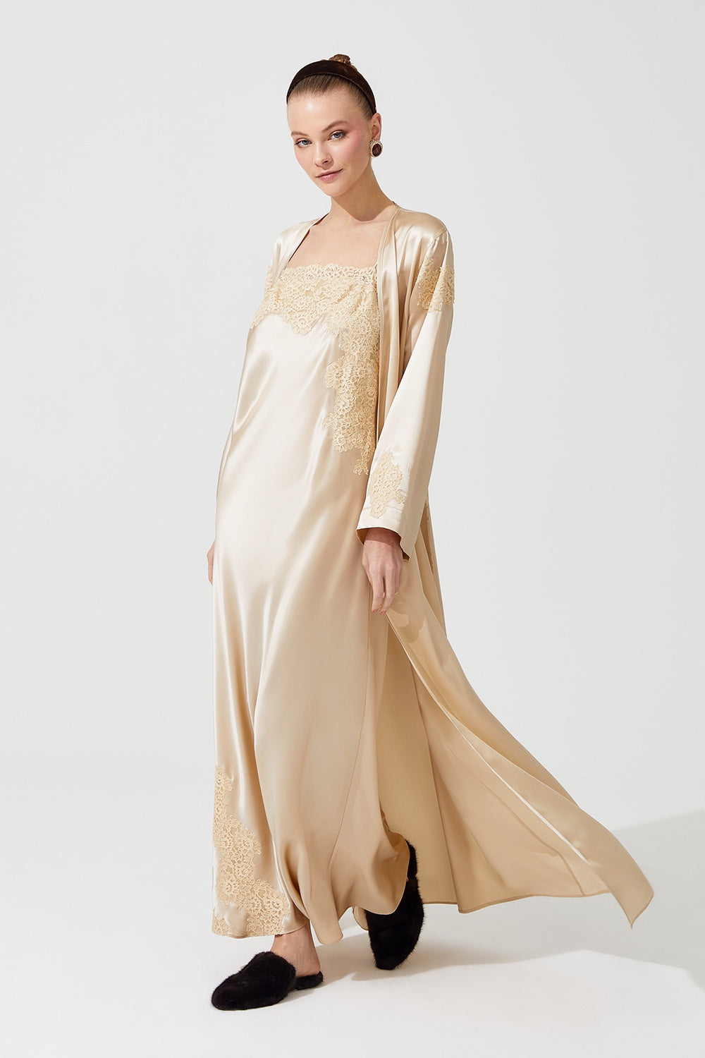 İpek Kıramer-Rita Silk Robe Gold-Sabahlık-2-Milagron.com
