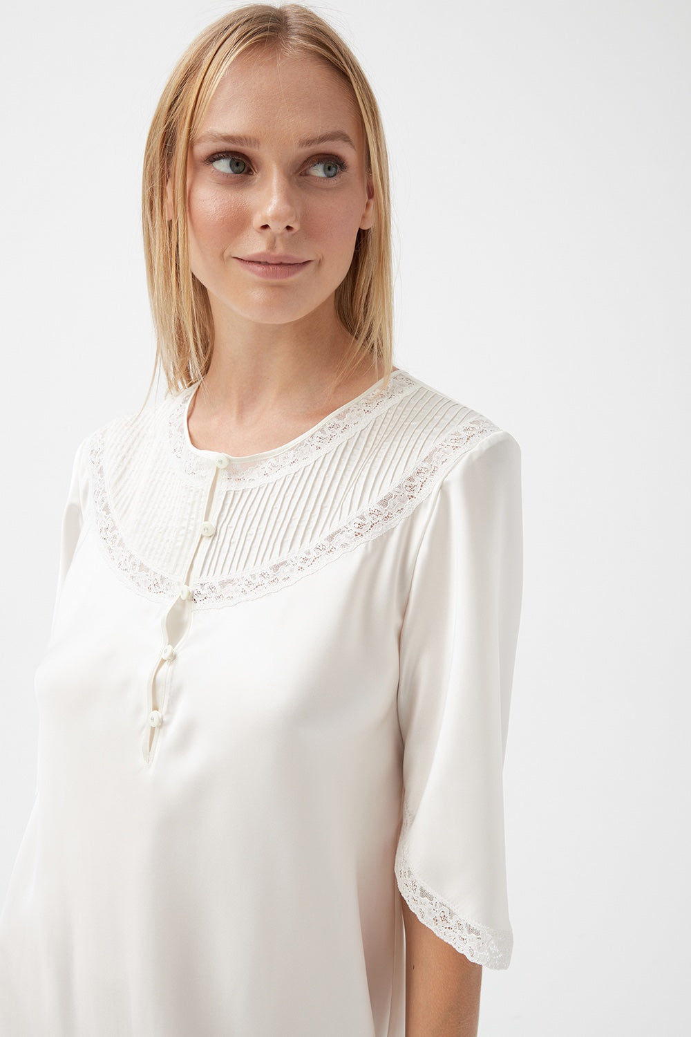 İpek Kıramer-Silvia Silk Chemise Ecru-Gecelik-2-Milagron.com