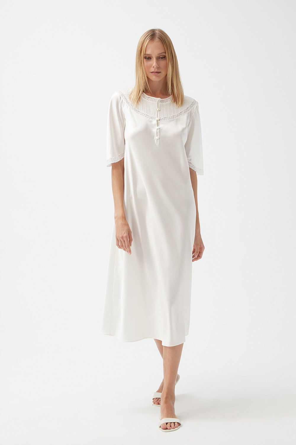 İpek Kıramer-Silvia Silk Chemise Ecru-Gecelik-3-Milagron.com