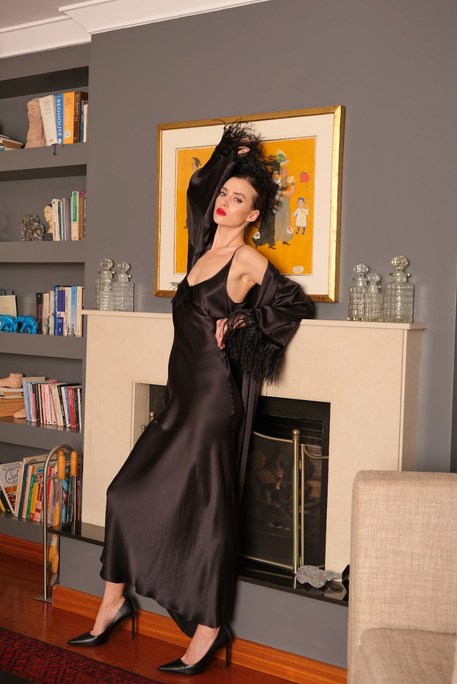 İpek Kıramer-The Moon Silk Chemise Black-Gecelik-1-Milagron.com