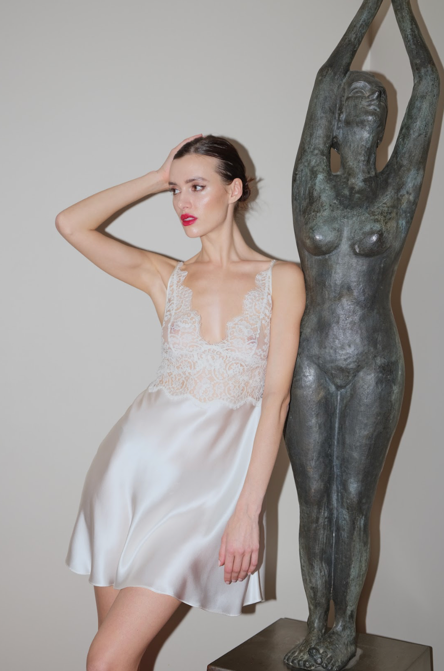 İpek Kıramer-Vampy Short Chemise Ecru-Gecelik-1-Milagron.com