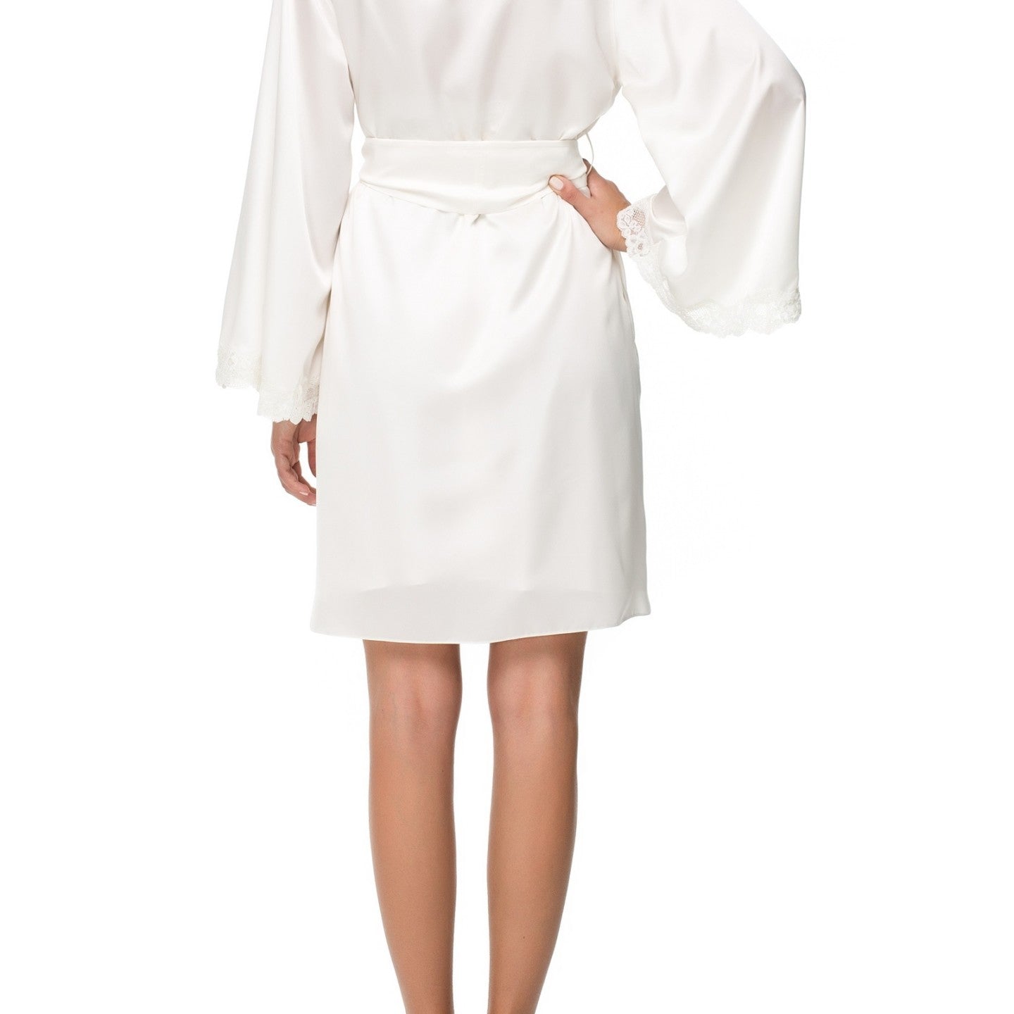 İpek Kıramer-Vampy Short Robe Ecru-Sabahlık-4-Milagron.com