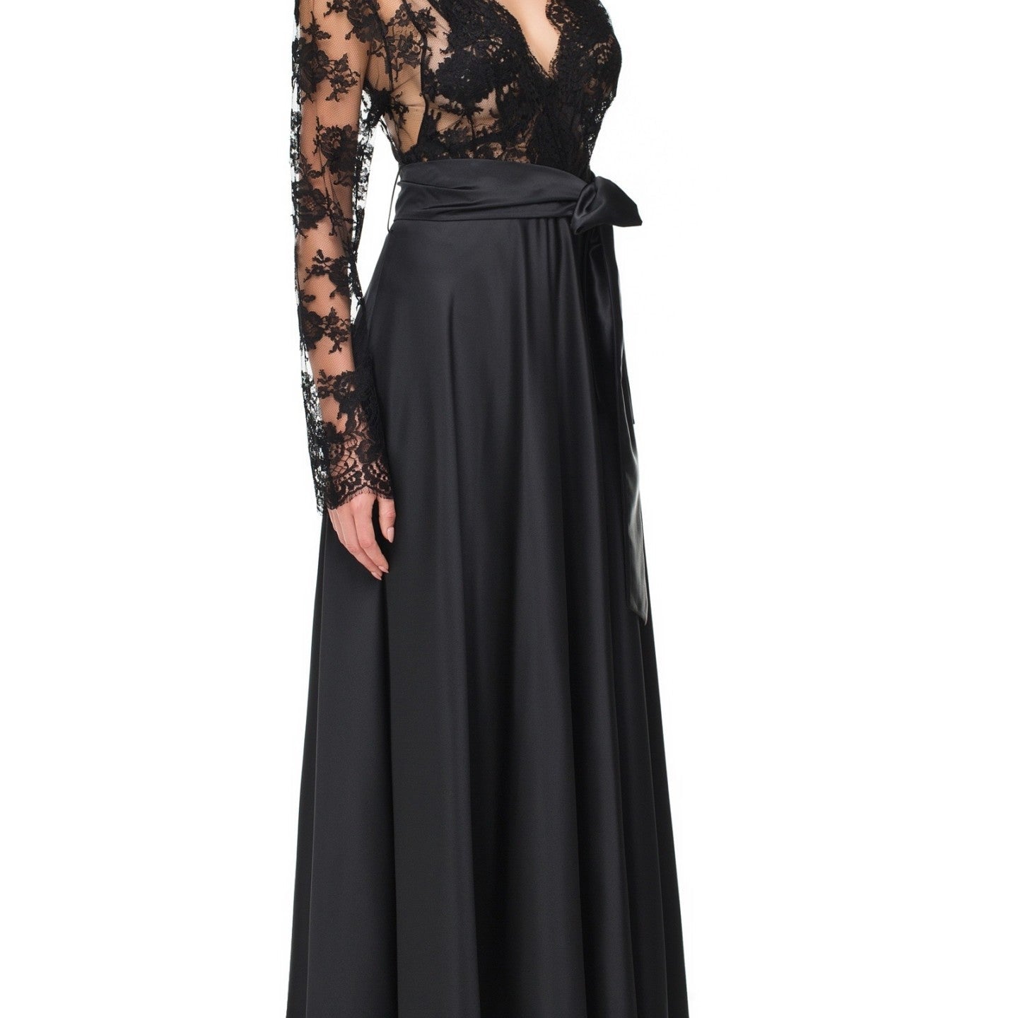 İpek Kıramer-Vampy Silk Lace Embroidered Long Robe Black-Sabahlık-3-Milagron.com