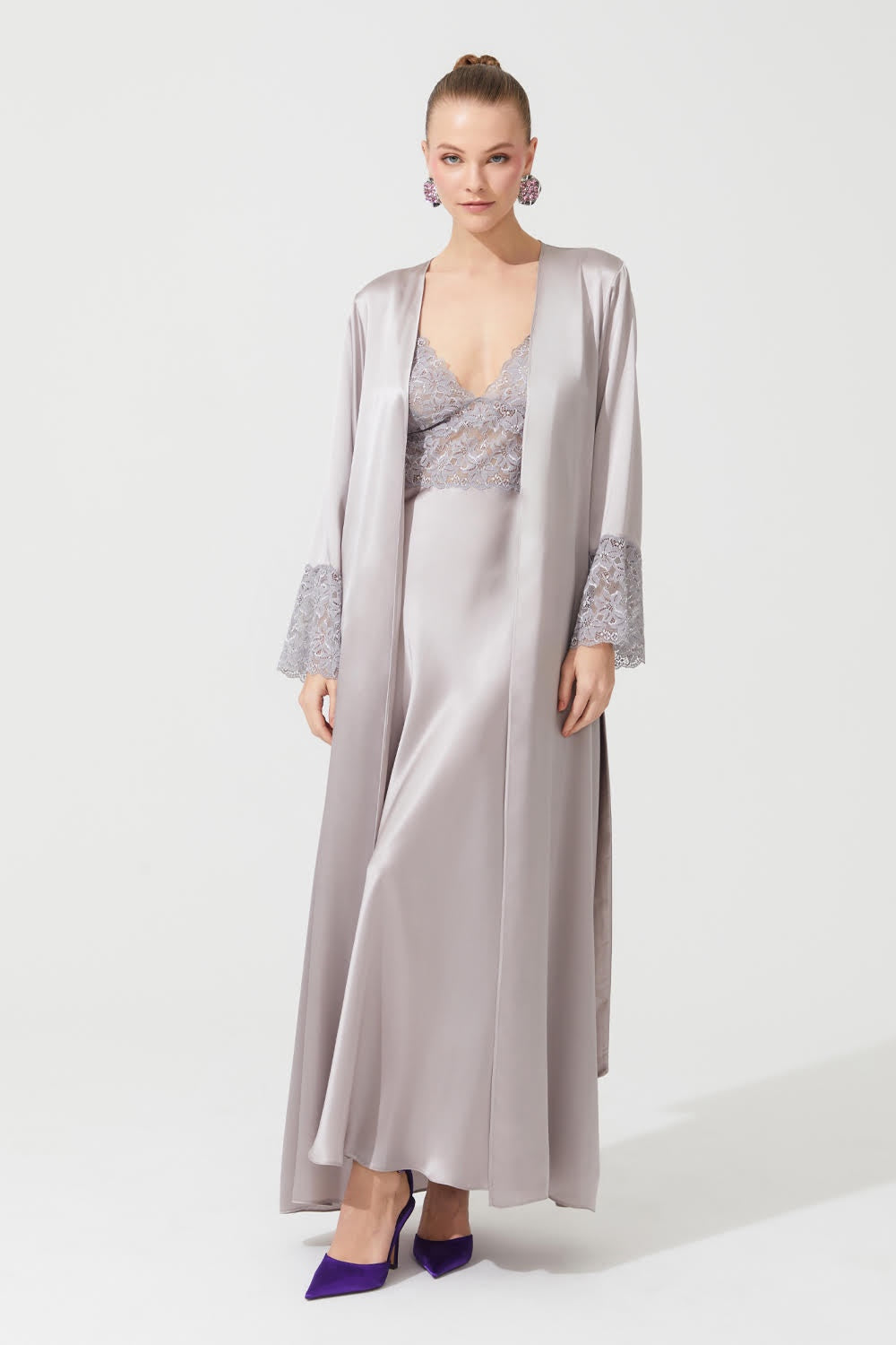 İpek Kıramer-Vampy Silk Long Robe Gray-Sabahlık-1-Milagron.com