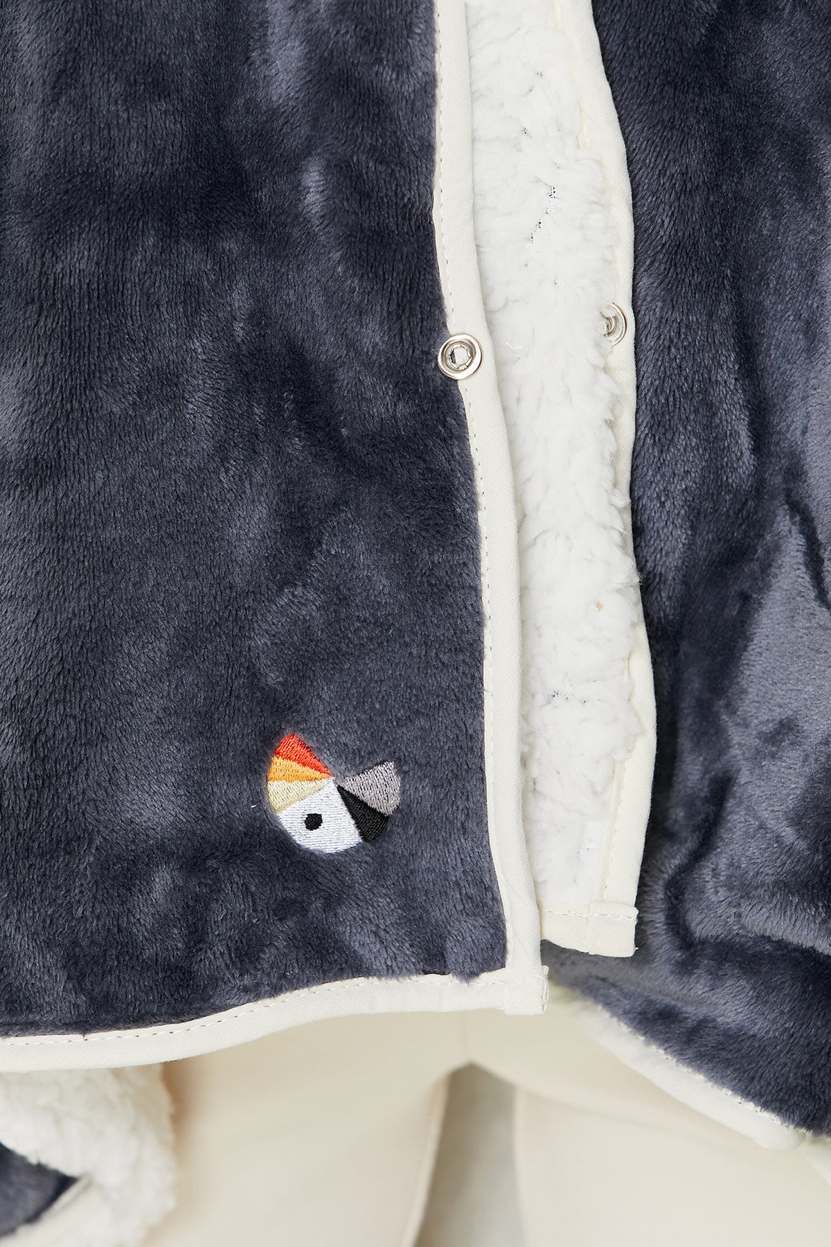 Irya-Es Parla Lona Giyilebilir Battaniye Oversize Antrasit-Battaniye-4-Milagron.com