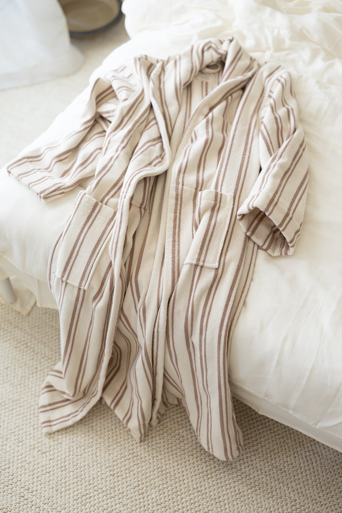 Irya-In Lines İpliği Boyalı Kadın Bornoz Mocha-Bornoz-3-Milagron.com