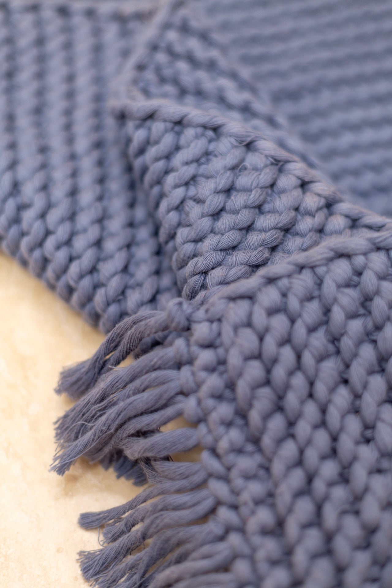 Irya-Lavish El Örmesi Tekli Banyo Paspası %100 Pamuk 50x70 Mavi-Paspas-4-Milagron.com