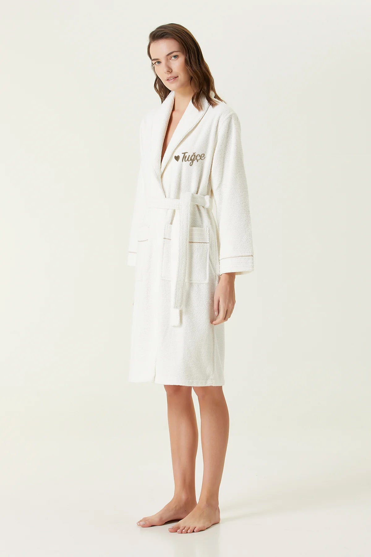 Irya-Roya Kişiselleştirilmiş Nakışlı Kadın Bornoz Ekru-Bornoz-1-Milagron.com