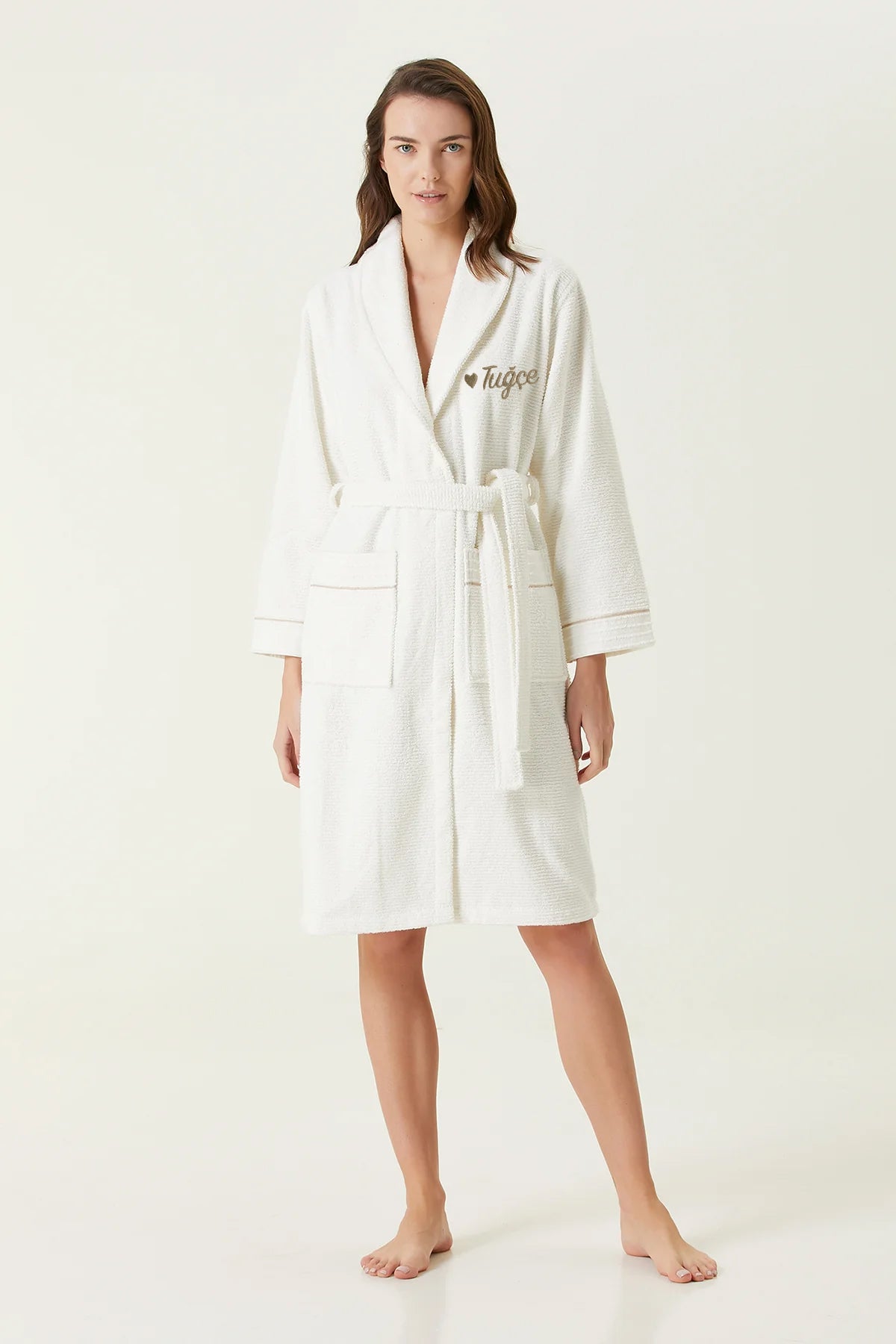 Irya-Roya Kişiselleştirilmiş Nakışlı Kadın Bornoz Ekru-Bornoz-2-Milagron.com
