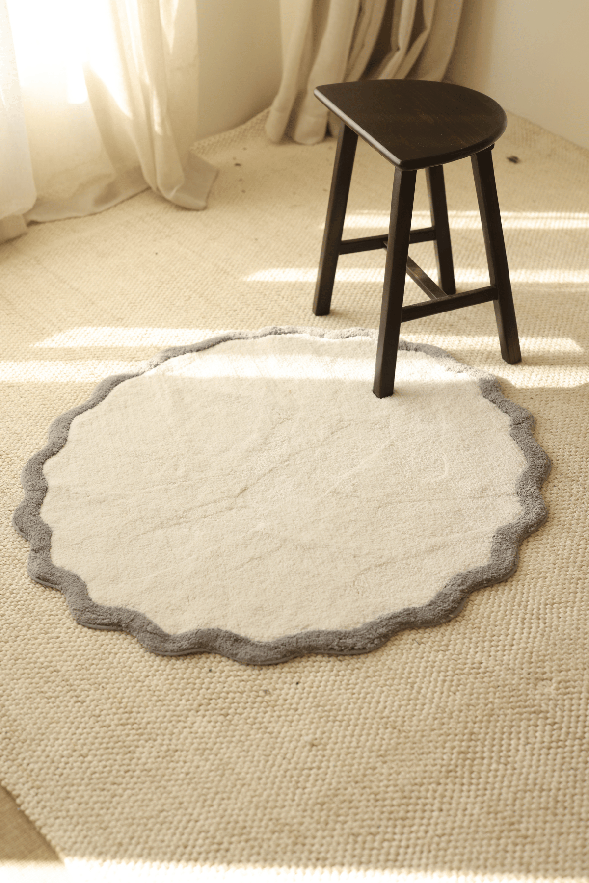 İrya-Scallop Yuvarlak Banyo Paspası Bambu 90x90 Gri-Banyo Paspası-4-Milagron.com