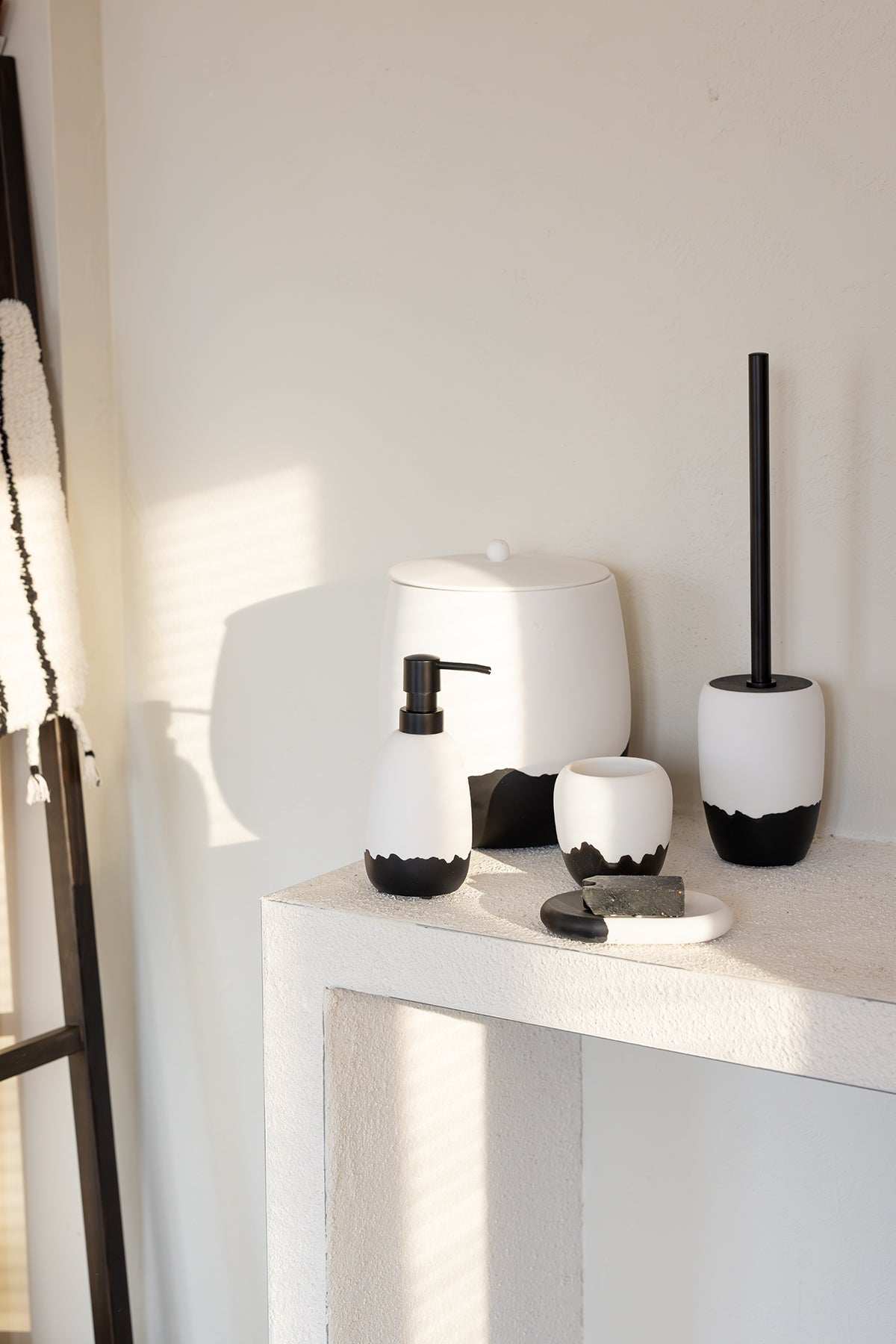 Irya-Shadow 5 Parça Banyo Seti Siyah-Banyo Seti-1-Milagron.com