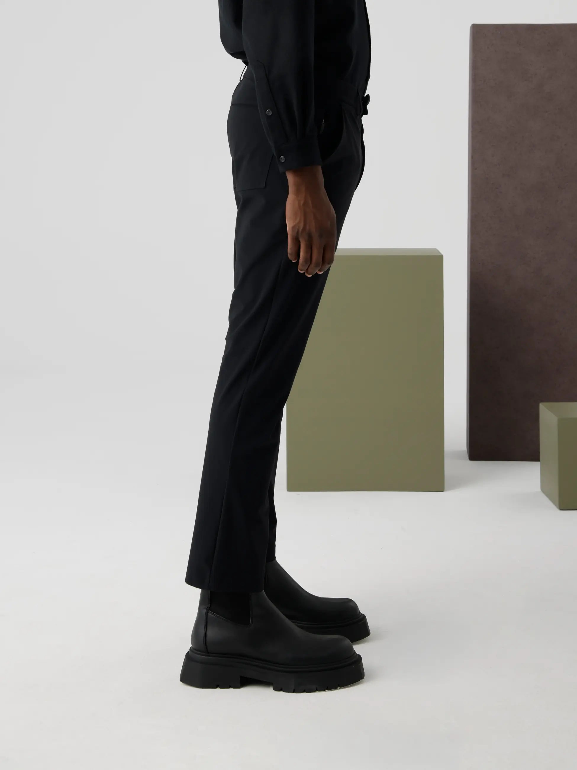 Isaora-Comfy Technical Chino-3-Milagron.com