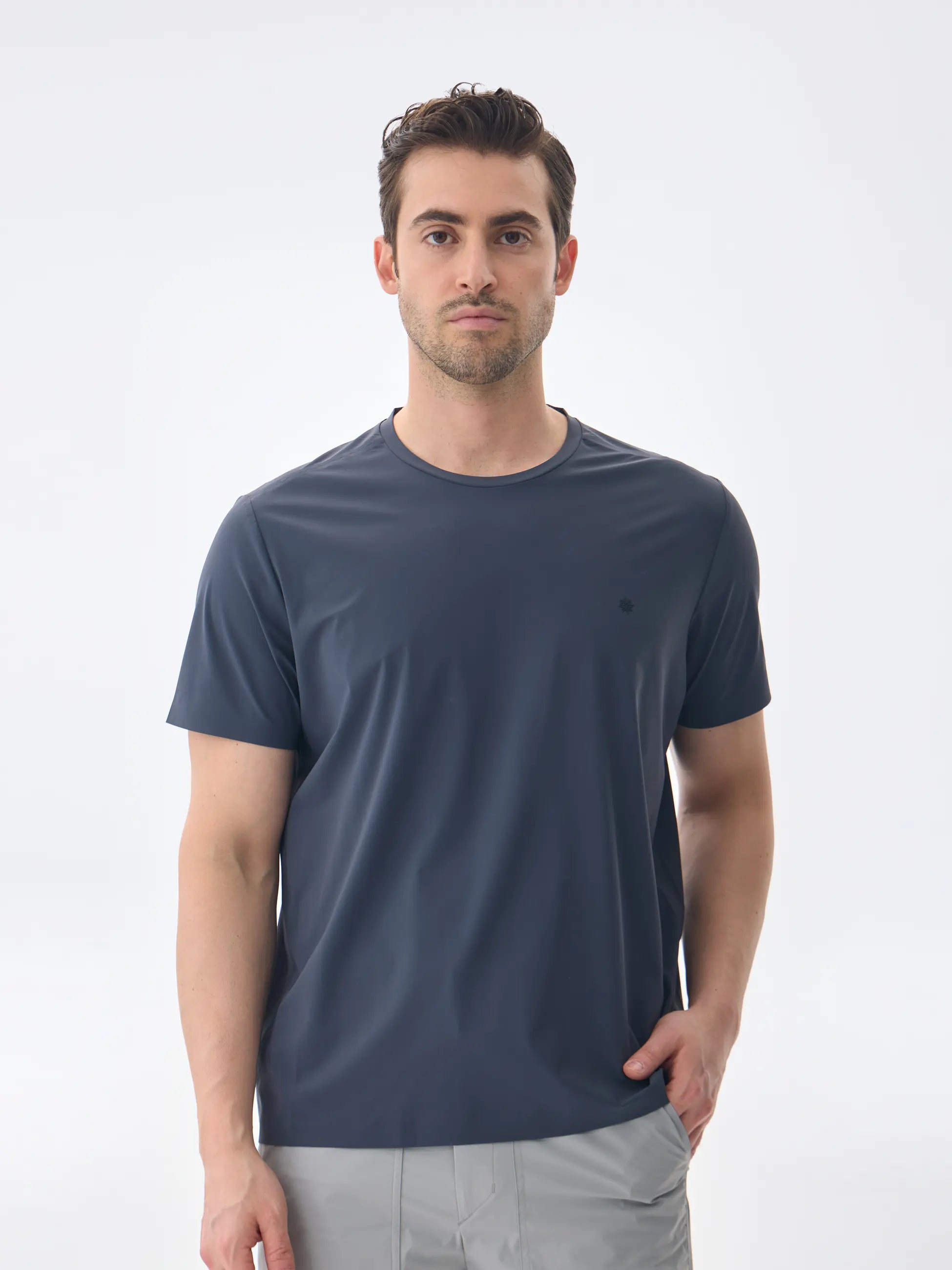 Isaora-Super Crew Kisa Kollu Ti̇şört-2-Milagron.com