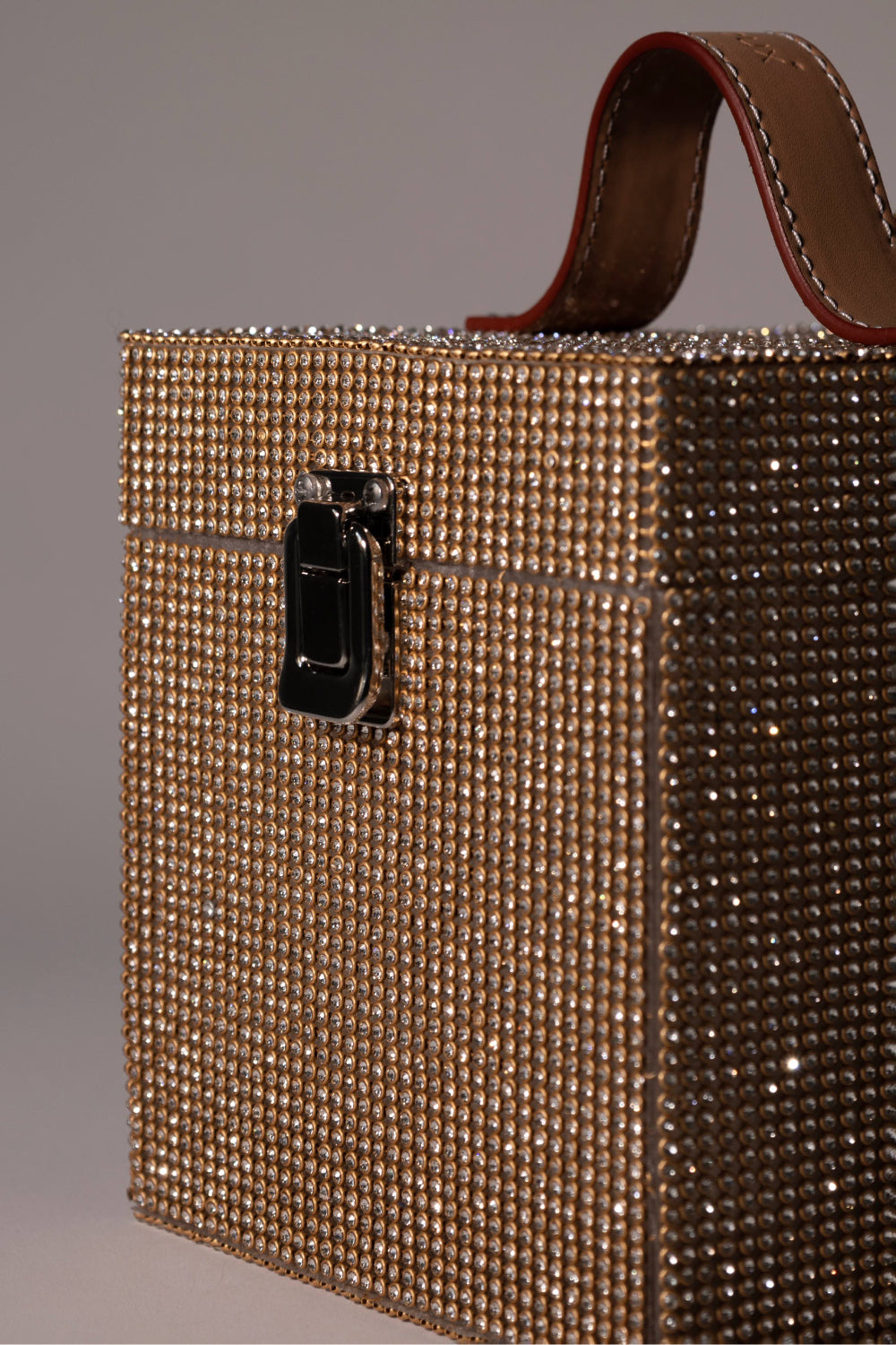 Jeloux-Gold Crystal Akrilik Kristal Taşlı Makyaj Çantası 15cm X 15cm X 15cm-El Çantası-4-Milagron.com