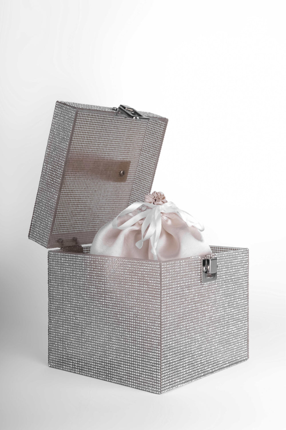 Jeloux-Silver Crystal Akrilik Kristal Taşlı Makyaj Çantası 15cm X 15cm X 15cm-El Çantası-3-Milagron.com