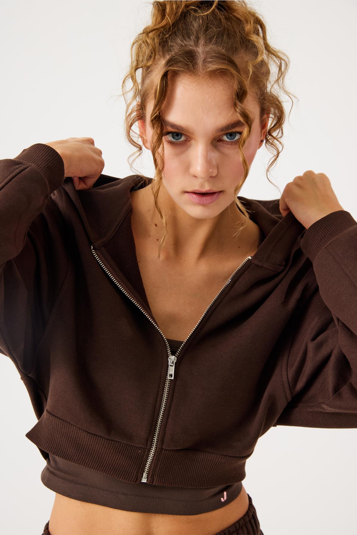 Jerf-Aura Fermuarlı Crop Hoodie Kahverengi-Sweatshirts & Hoodies-2-Milagron.com