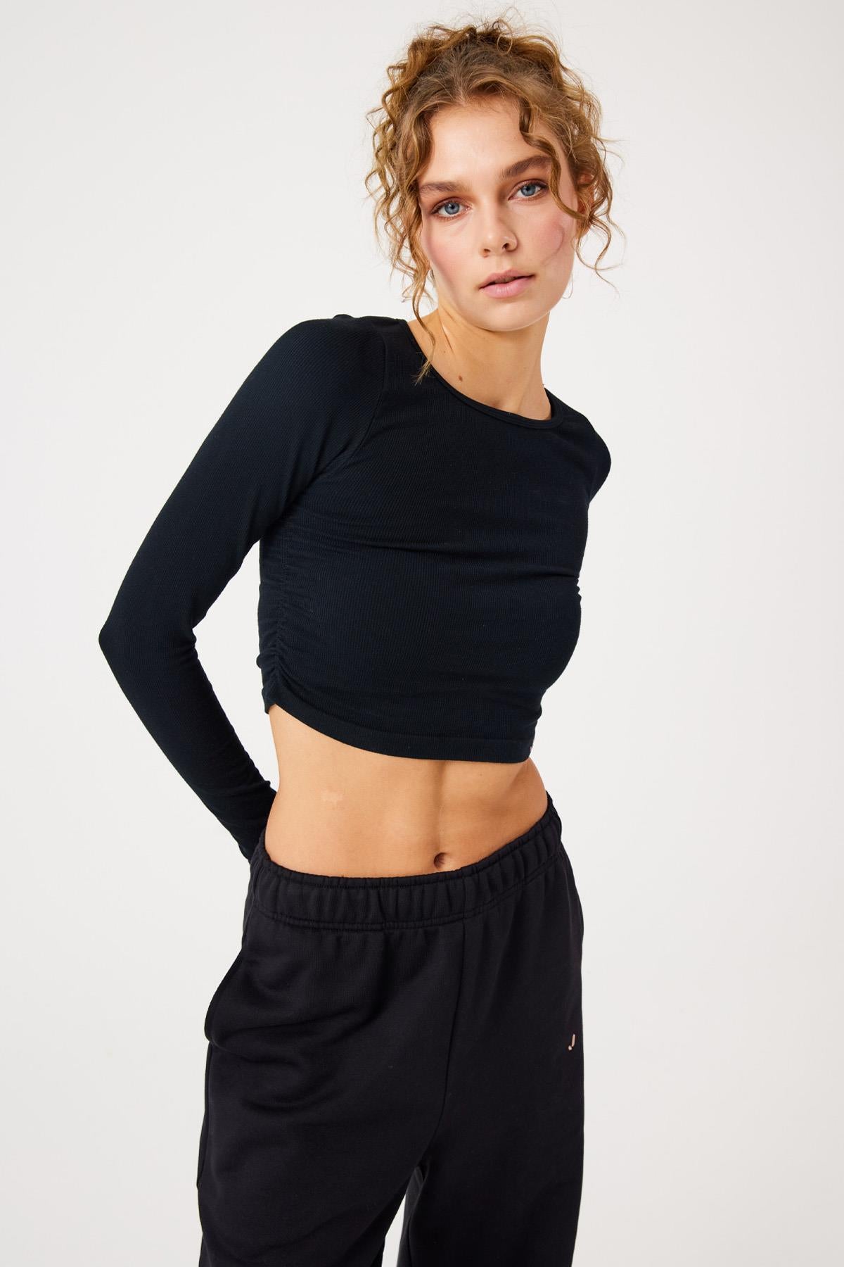 Jerf-Aura Uzun Kol Büzgülü Tshirt Siyah-T-shirt-3-Milagron.com