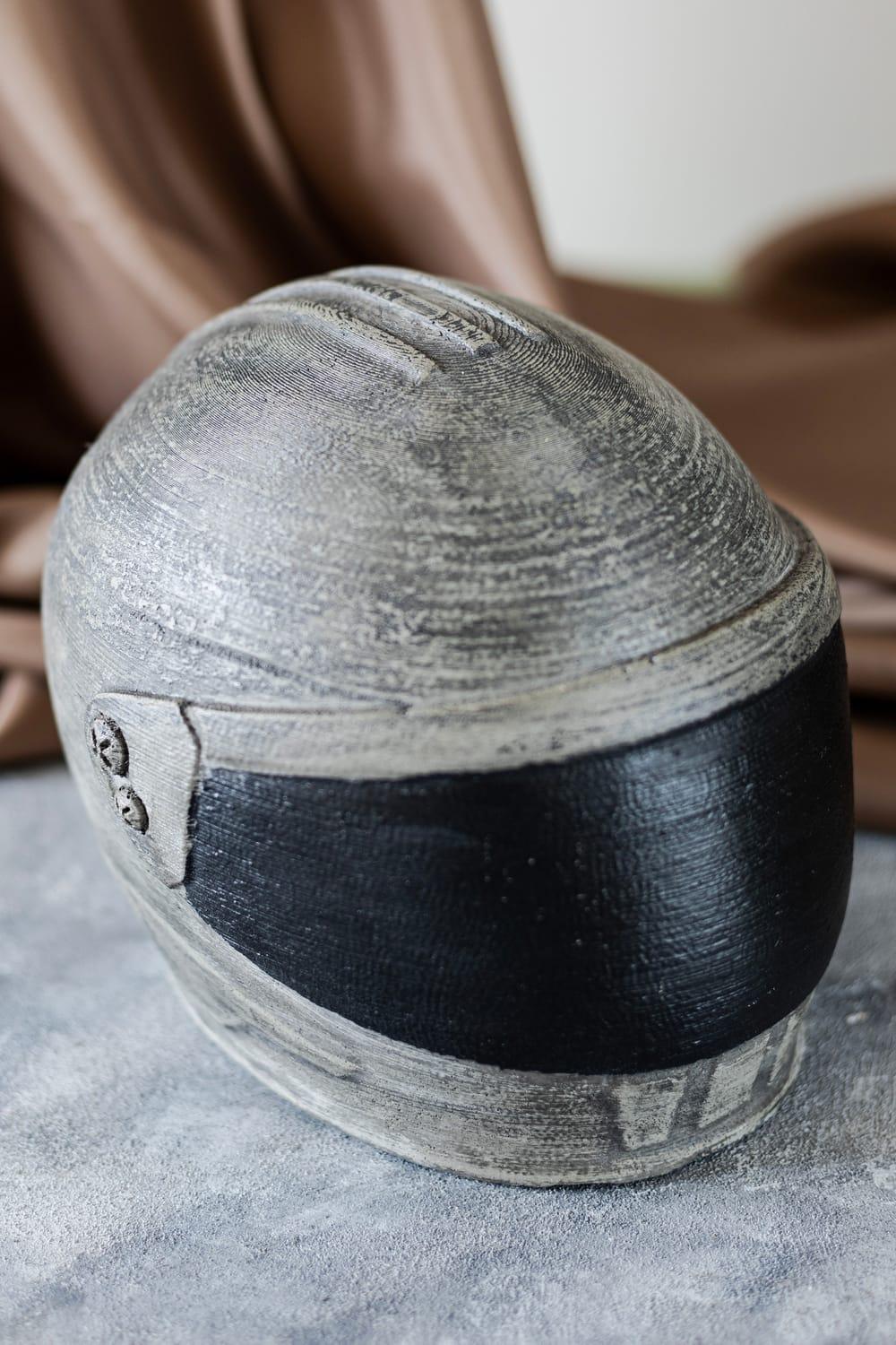 Jomo Tasarım-Beton Kask-Biblo-1-Milagron.com