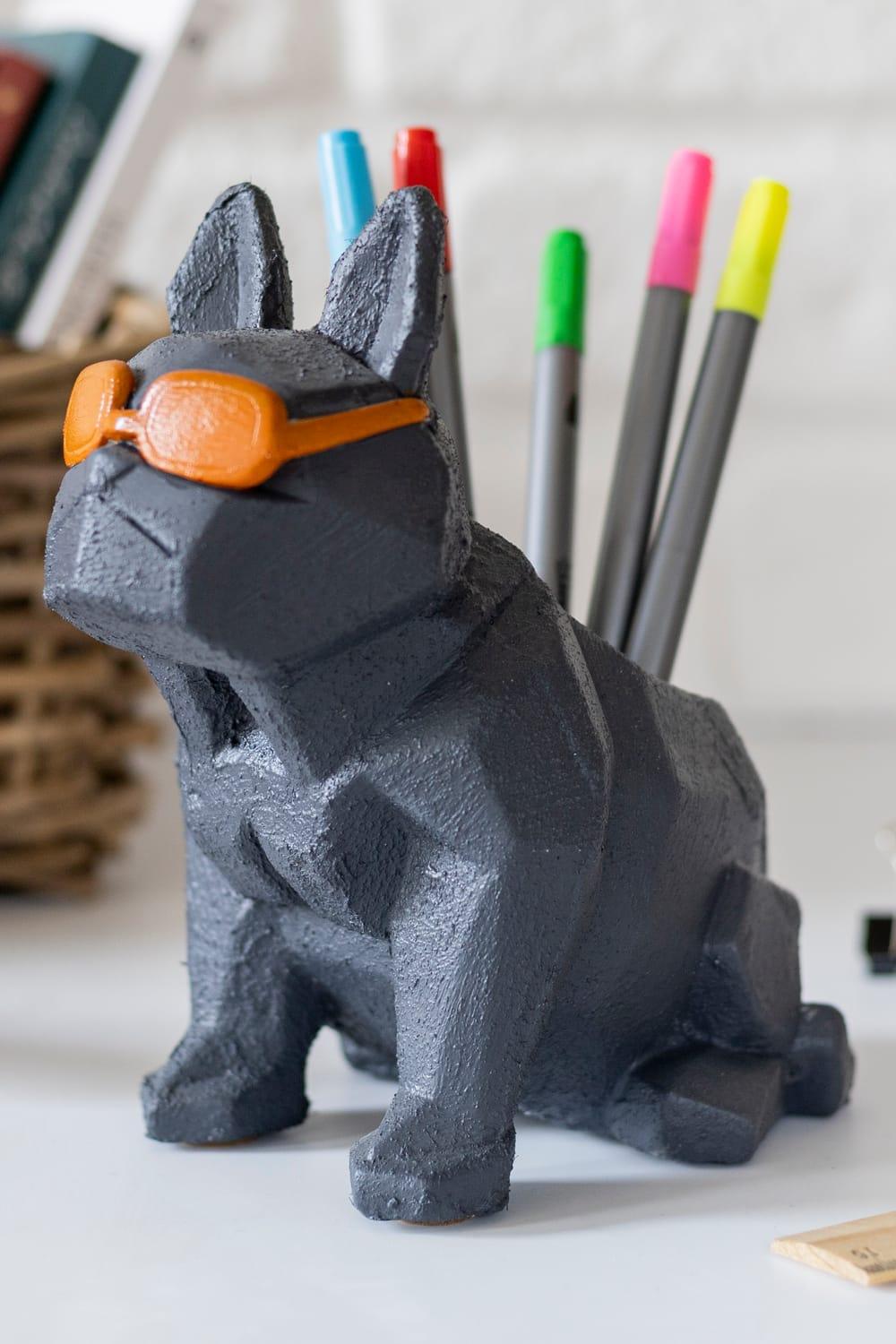 Jomo Tasarım-Beton Turuncu Gözlüklü Köpek Kalemlik-Biblo-1-Milagron.com